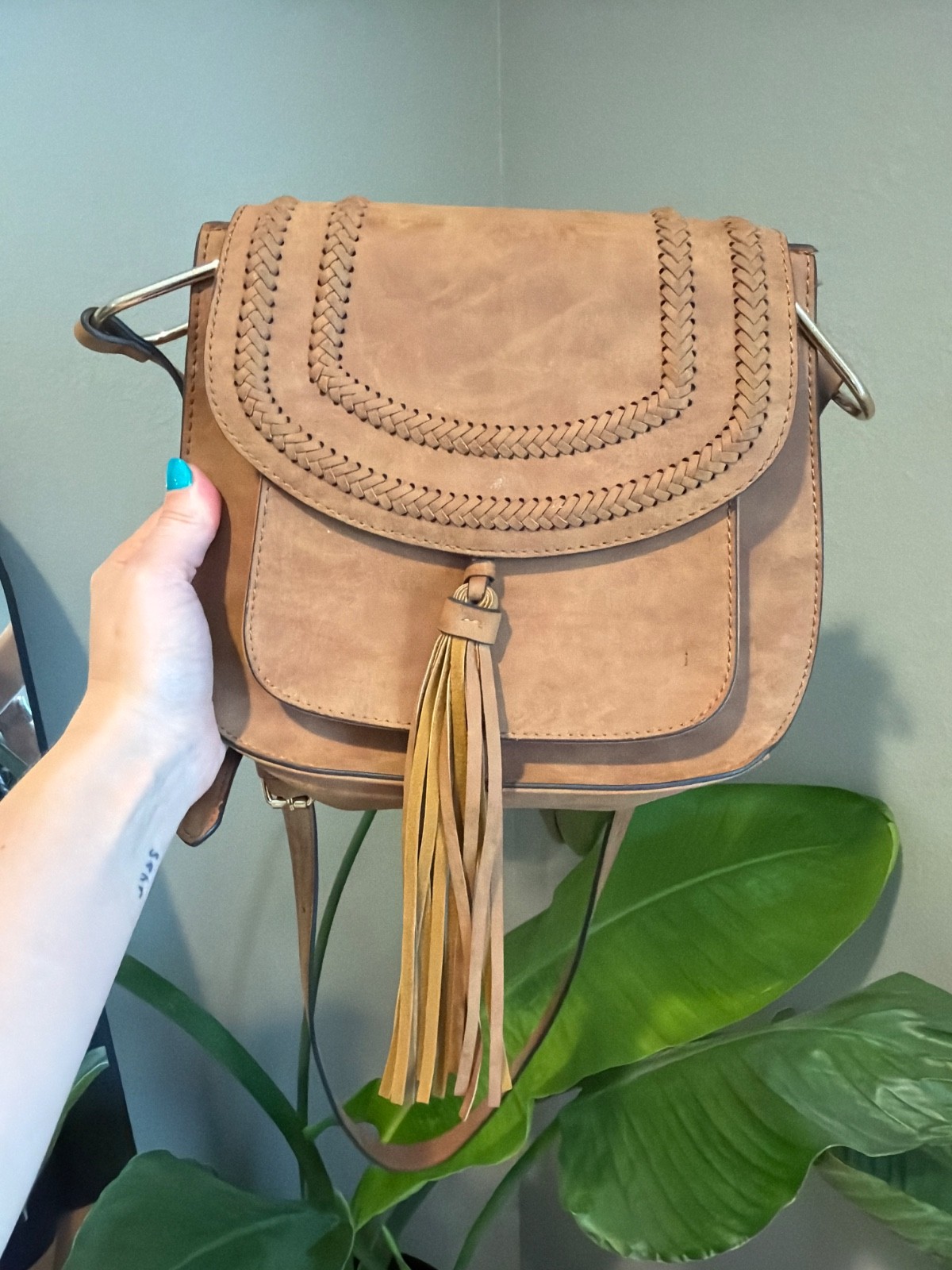 Franco Sarto Crossbody Rex Saddle Fringe Western Boho Bag Tan with Metal Accents