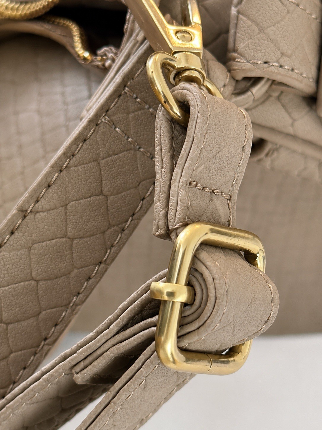 Fiorelli Women’s Taupe Mini Crossbody Bag Zip Detachable Strap Pockets Gold