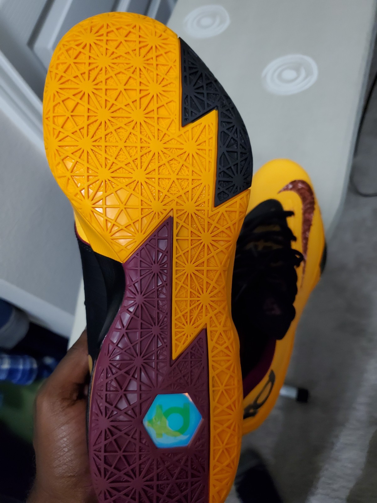 Nike Men’s KD 6 Peanut Butter & Jelly Sneaker, Lace Up, Yellow Black Burgundy
