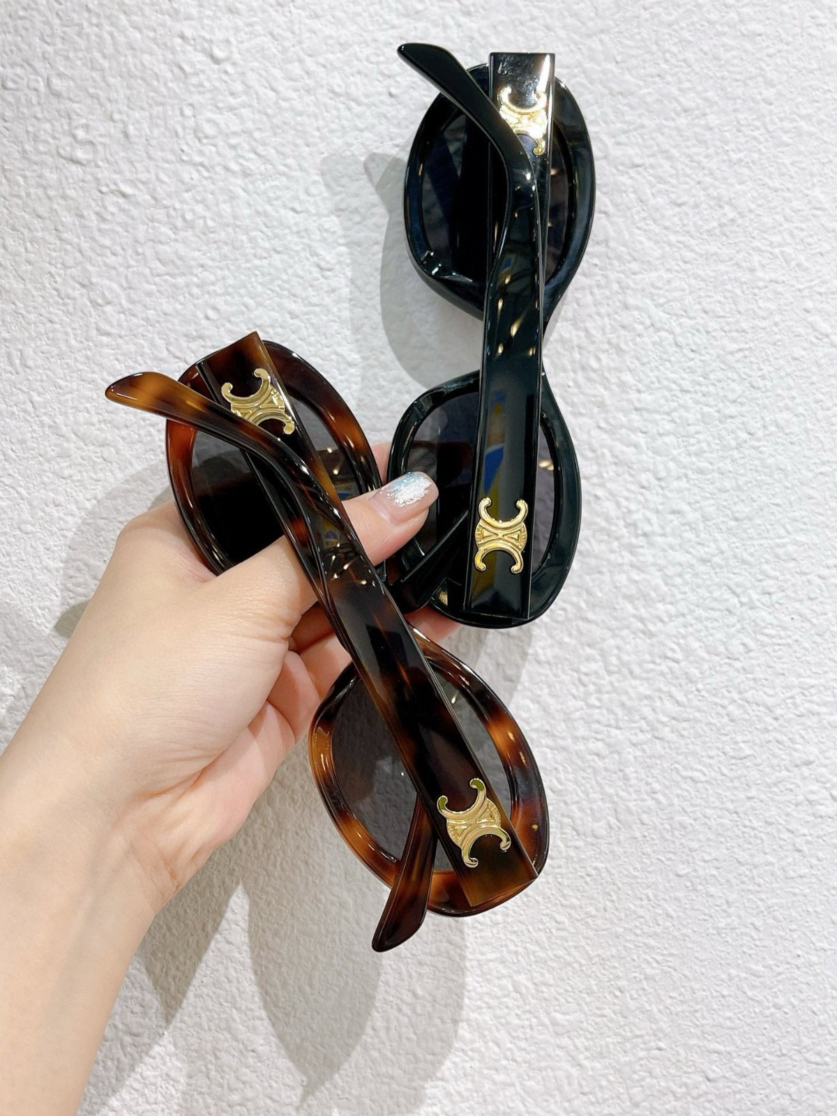 CELINE CL40194U Acetate Oval Sunglasses Havana Tortoise Gold Logo 52‑22‑145