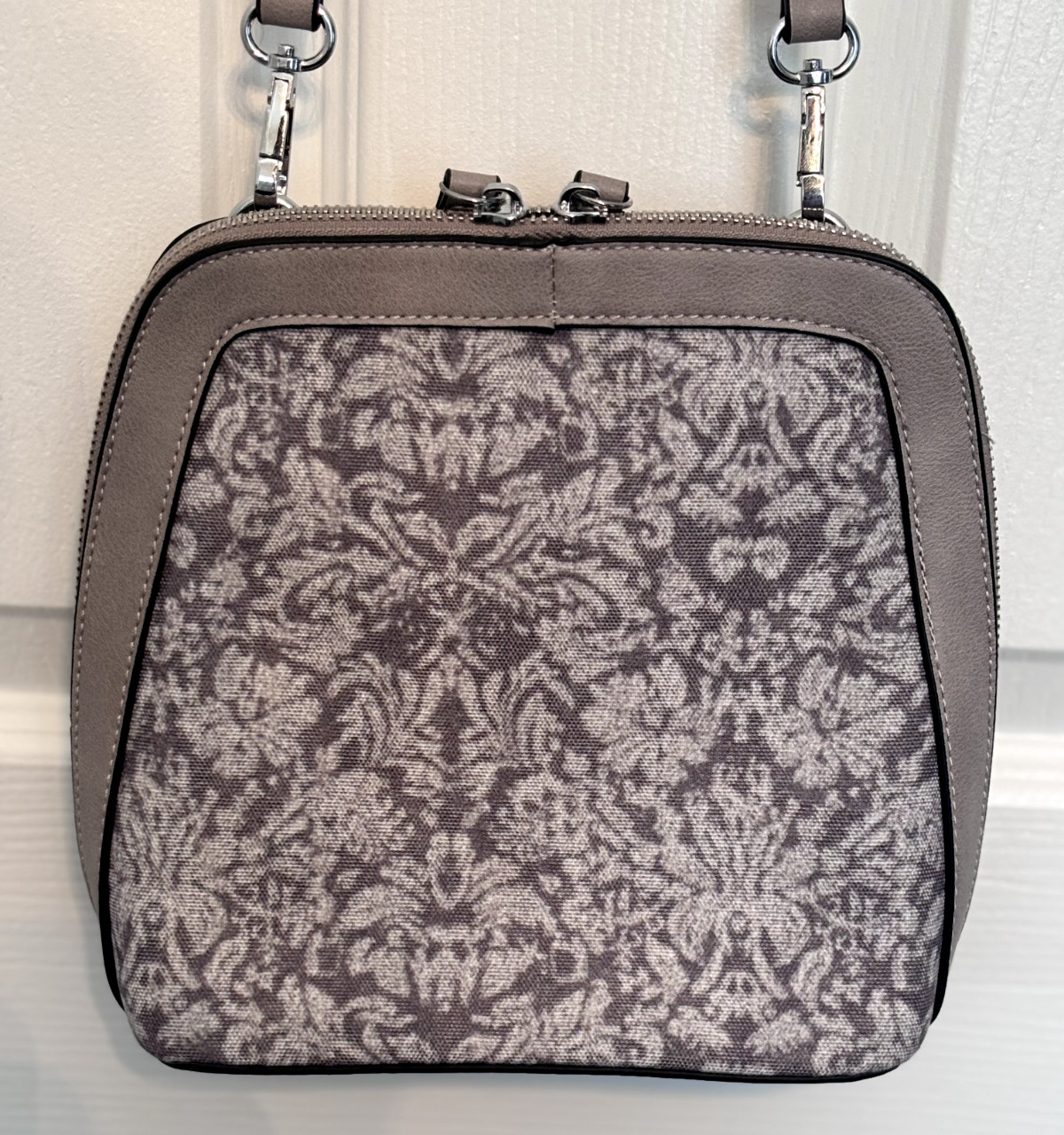 New COCO + CARMEN Gray Crossbody 100% Vegan Leather Bag/Purse w/Dust Bag