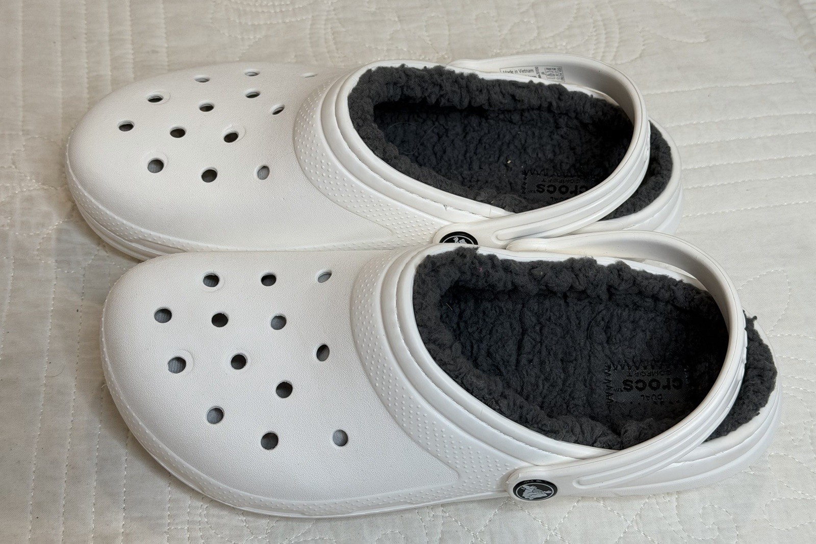 Crocs Classic Clog Lined Shoes Sz J6 = US M6/W8 White Gray Fuzzy Slip On