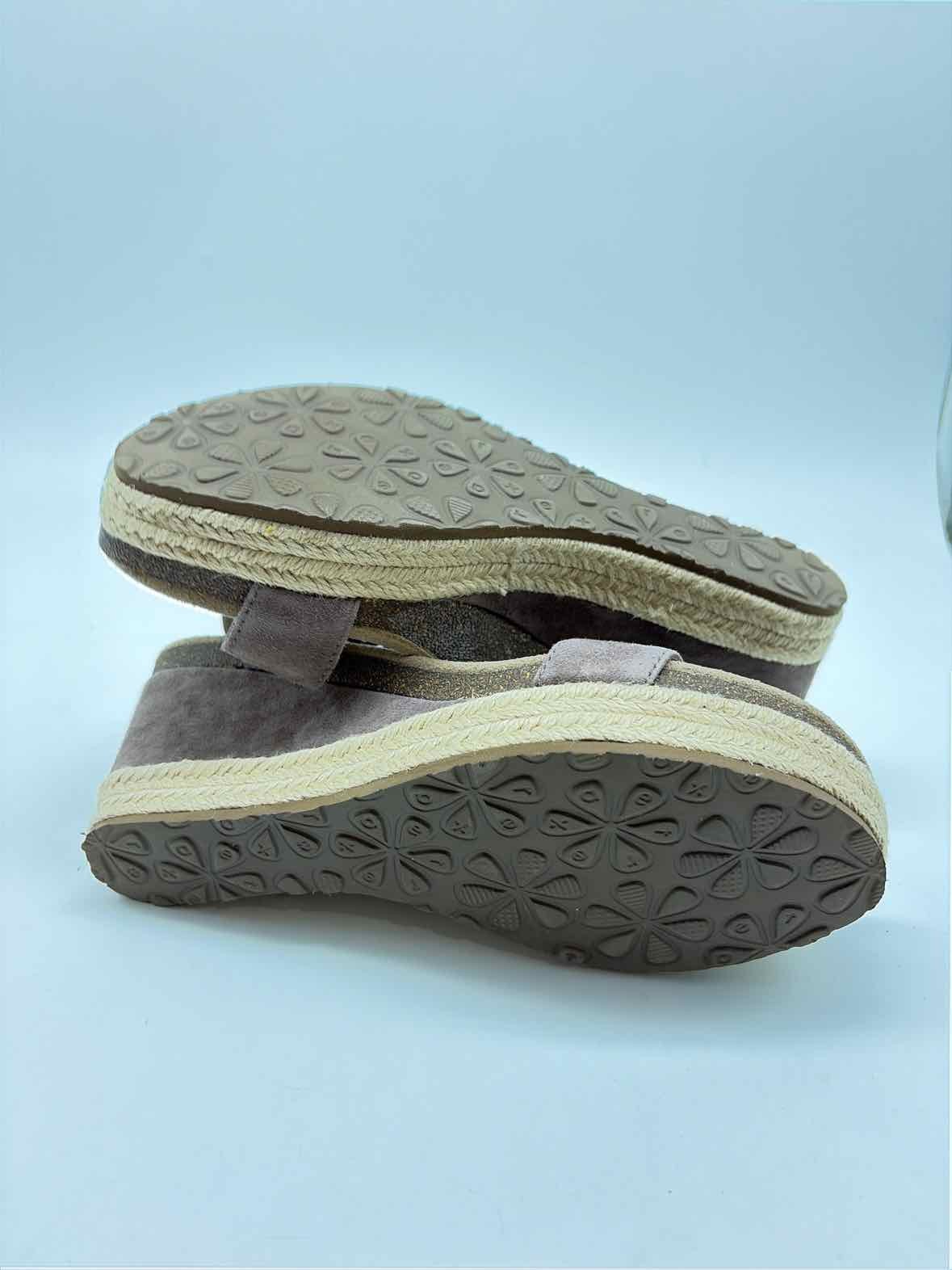 Pre-Owned Aetrex Grey Size 8.5 Wedge Sandals