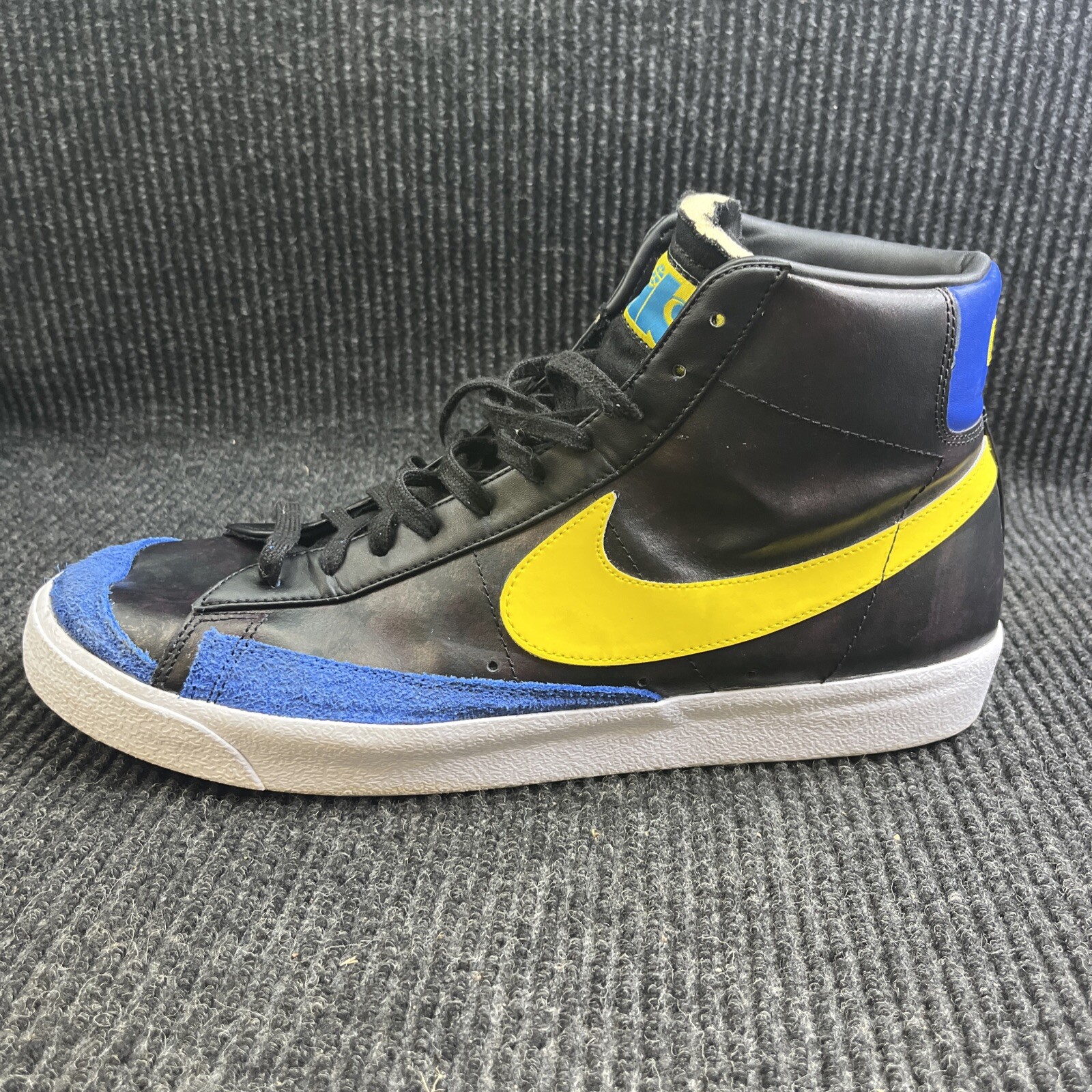 🔥🔥🔥Nike Blazer Mid Peace, Love, and Basketball 2020 Size 15 Used Good