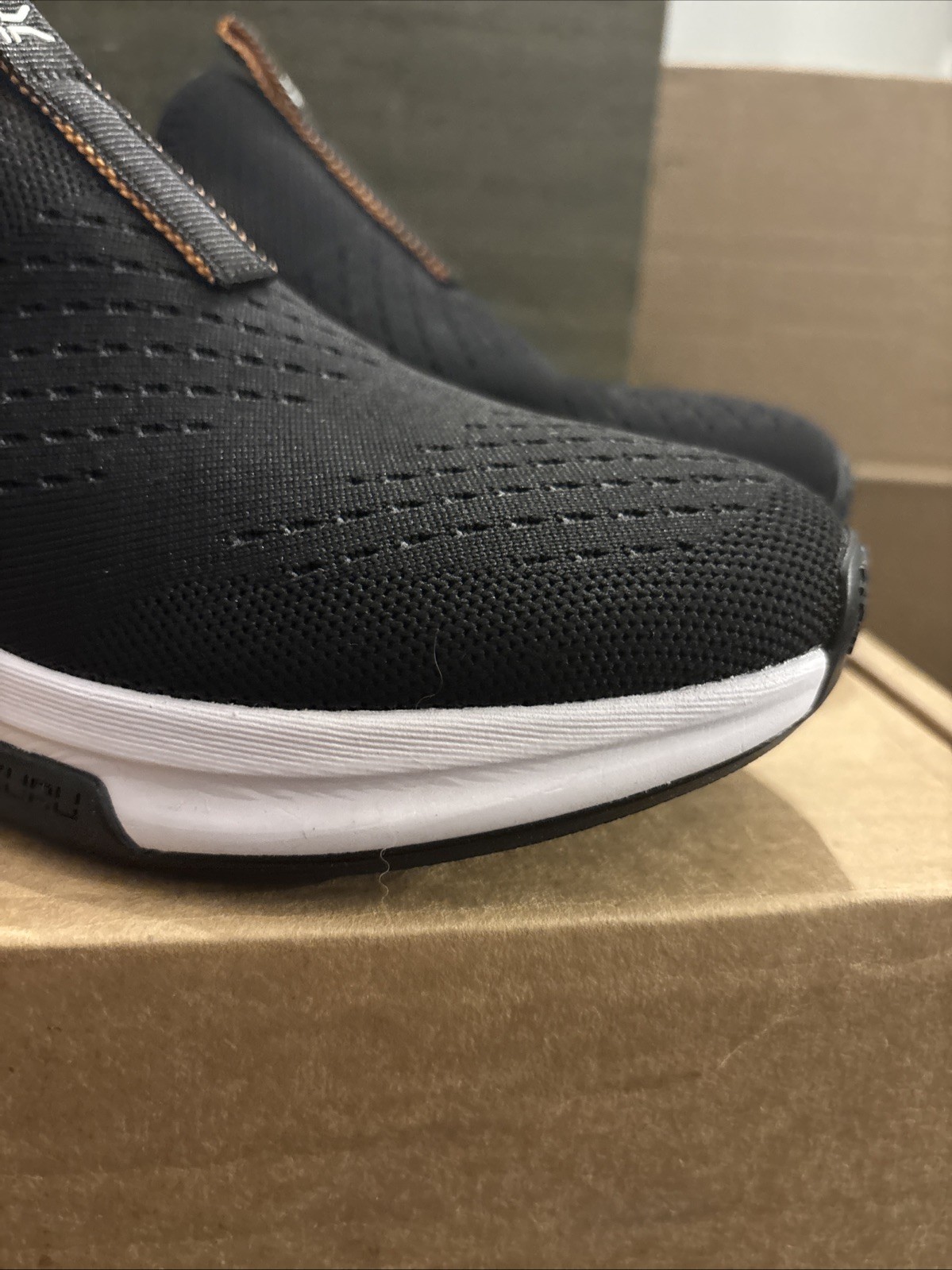 Kuru Atom Slip On Womens Size 7.5 Black White Athletic Walking Shoes Sneakers
