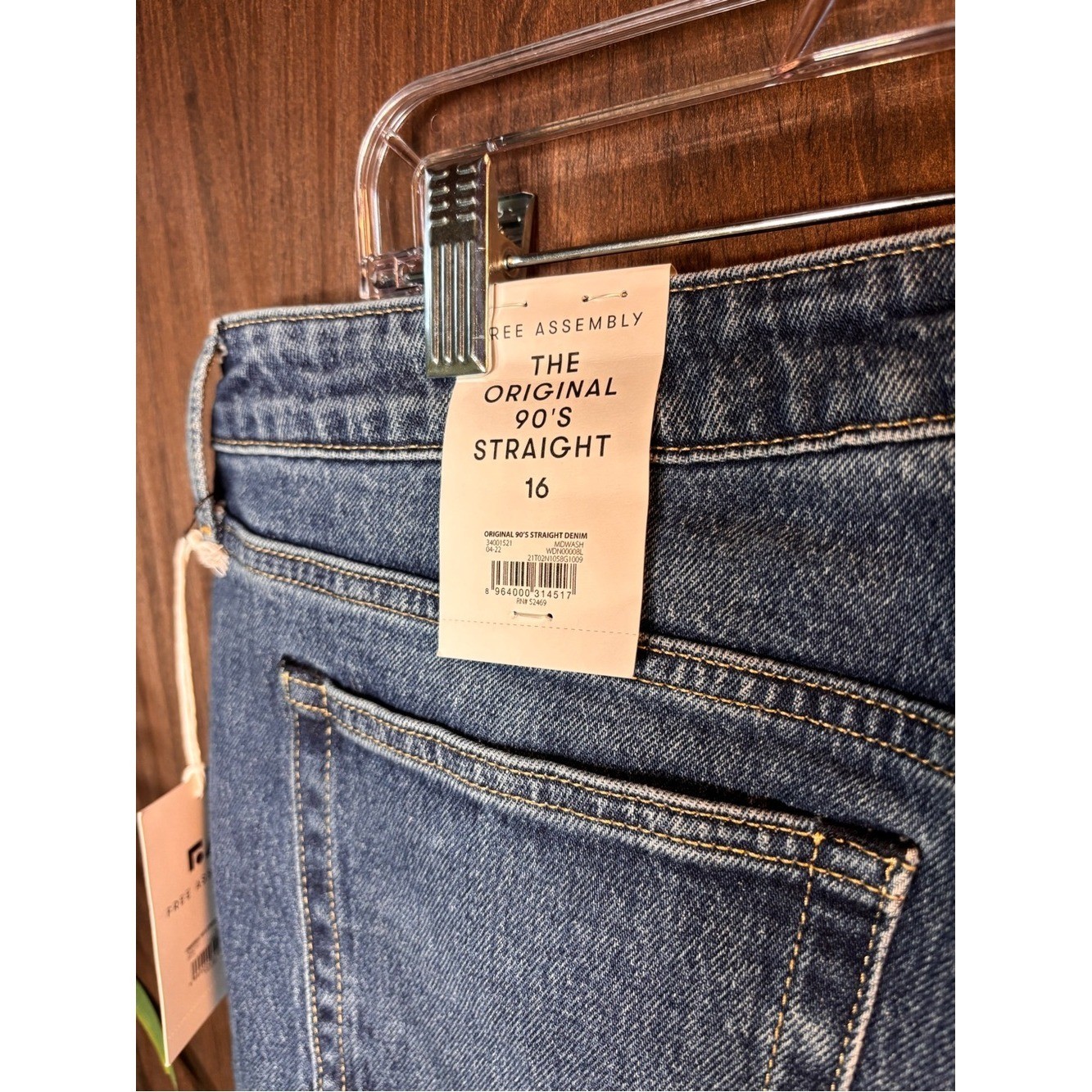 Free Assembly Original 90’s Straight Jeans Size 16 NWT Medium Wash Denim