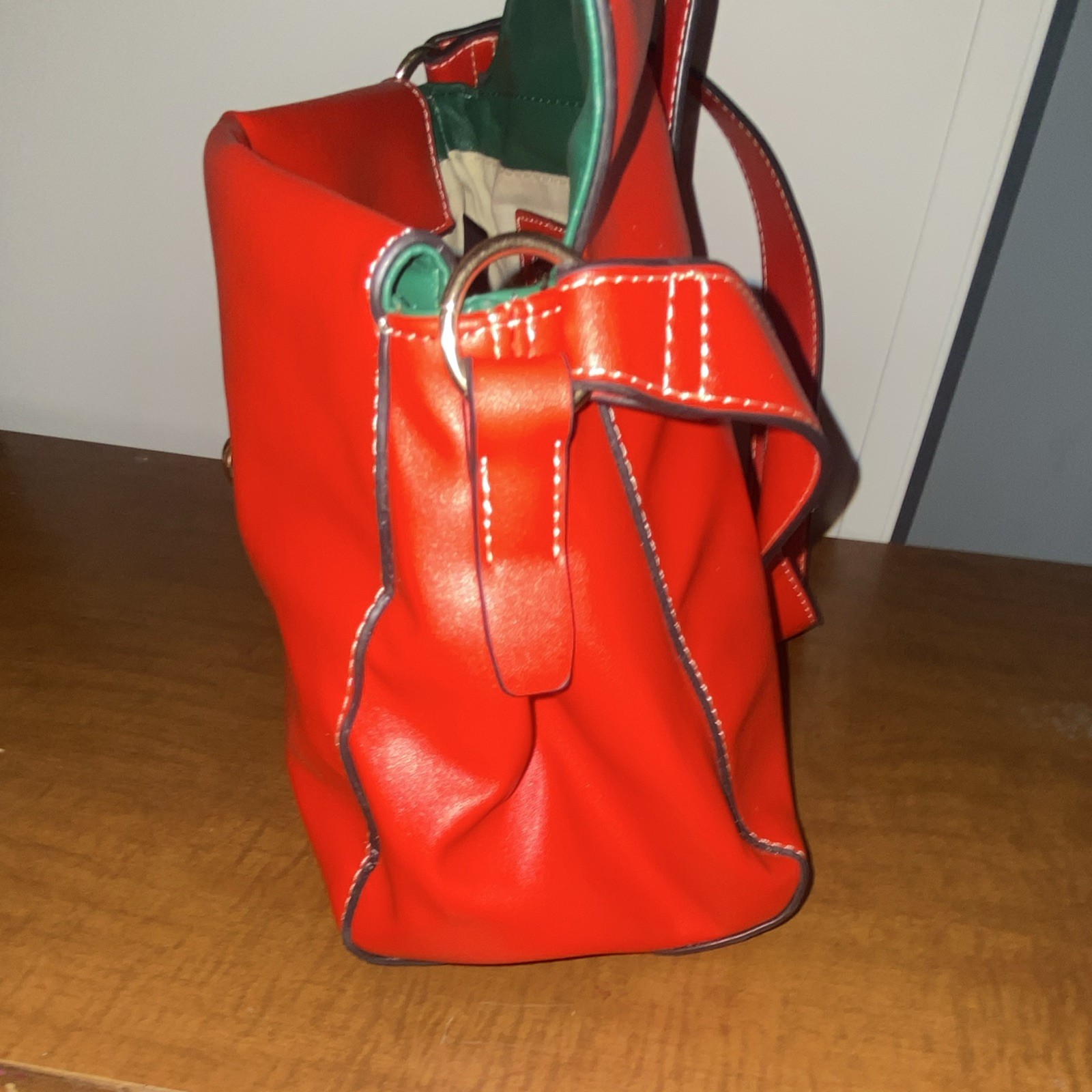 Red Leather Women’s Shoulder Bag Magnetic closure, Lined Inner Pockets