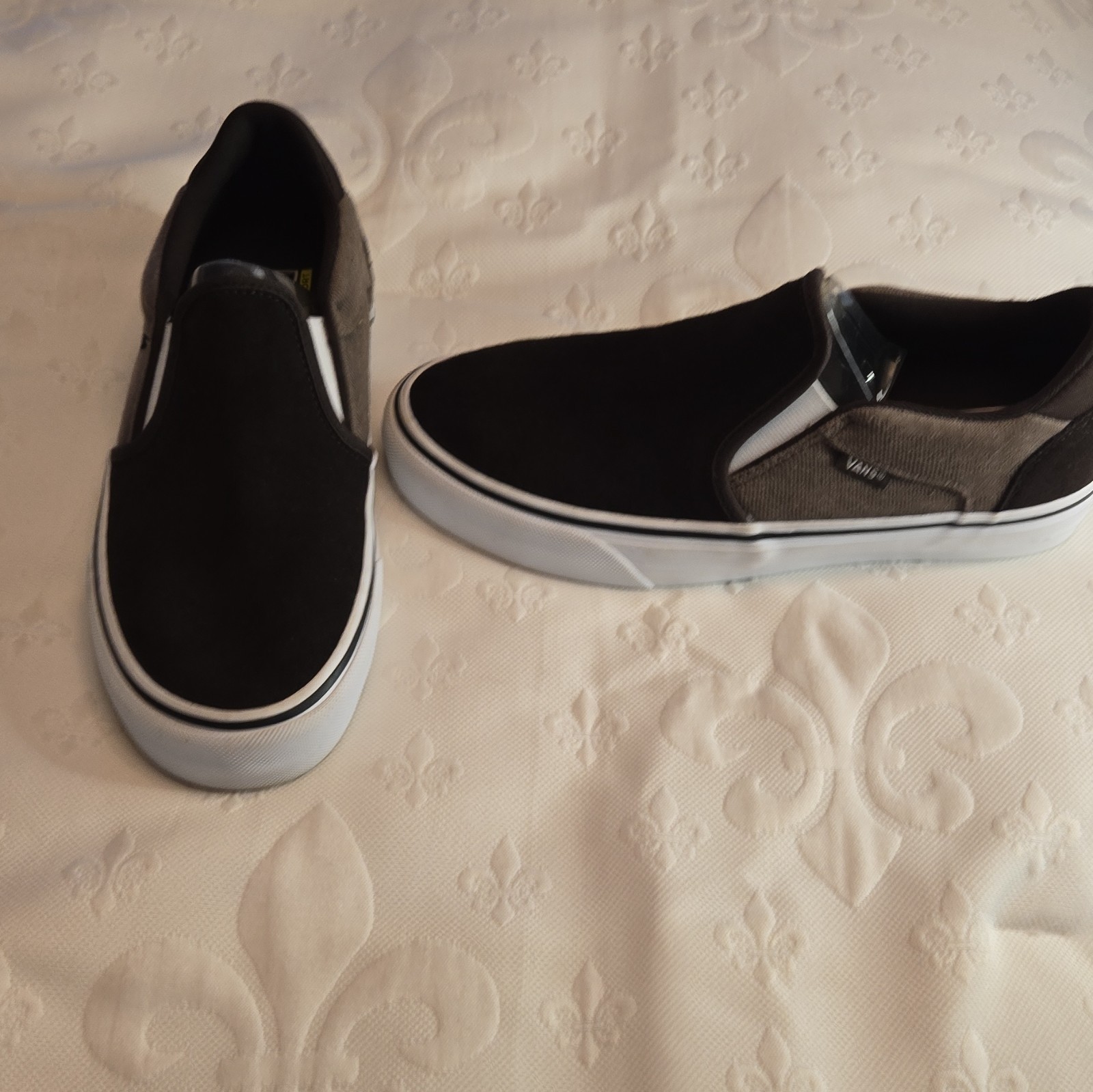 VANS Men’s Slip-On Casual Shoes Brown Canvas Upper Rubber Sole US 8 Logo