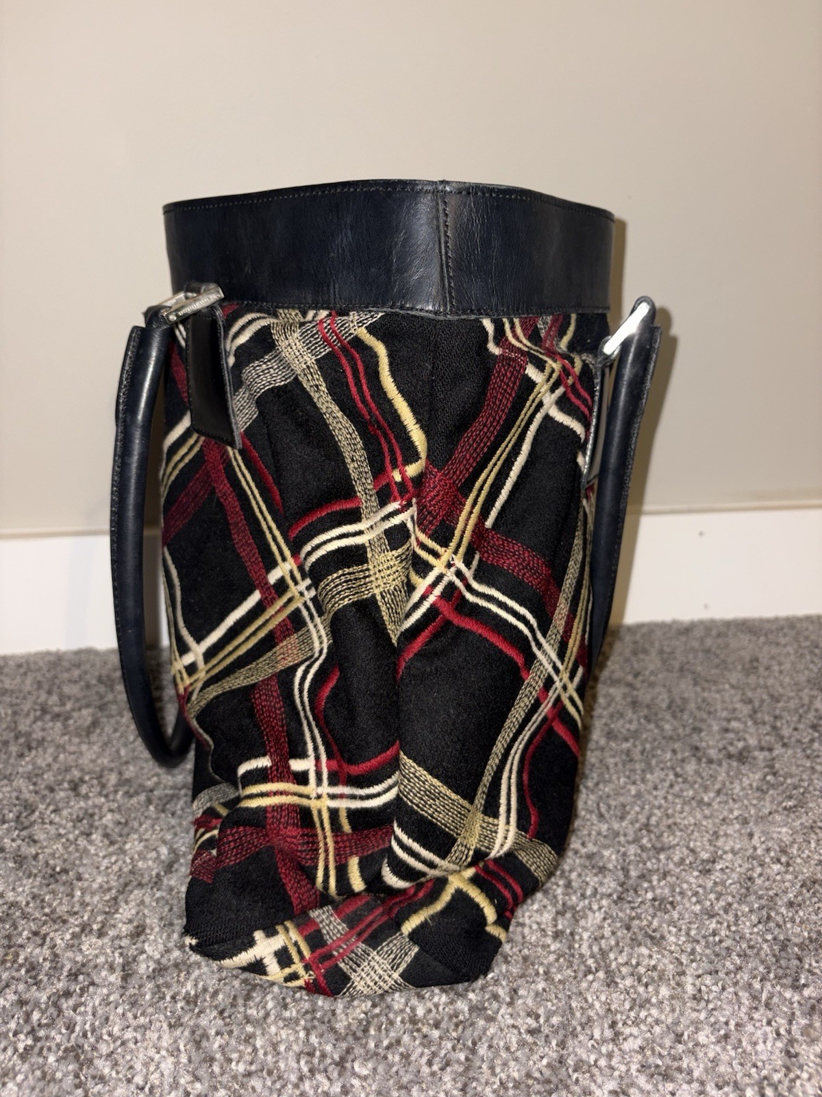 Burberry Plaid Tote Bag Black Red Beige Magnetic Zip Double Handles Pockets