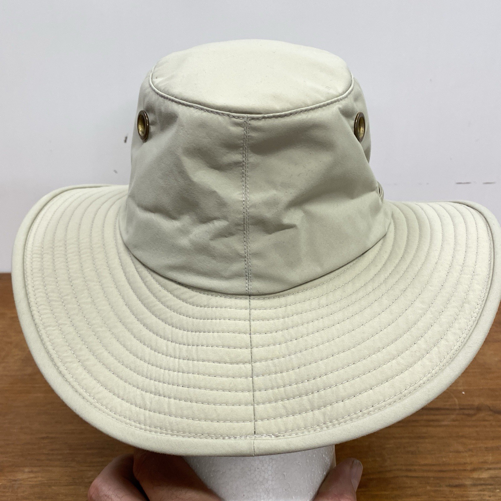 The Tilley Hat Endurables Size 7? 22” Khaki Sun Hat Safari Travel Made in Canada