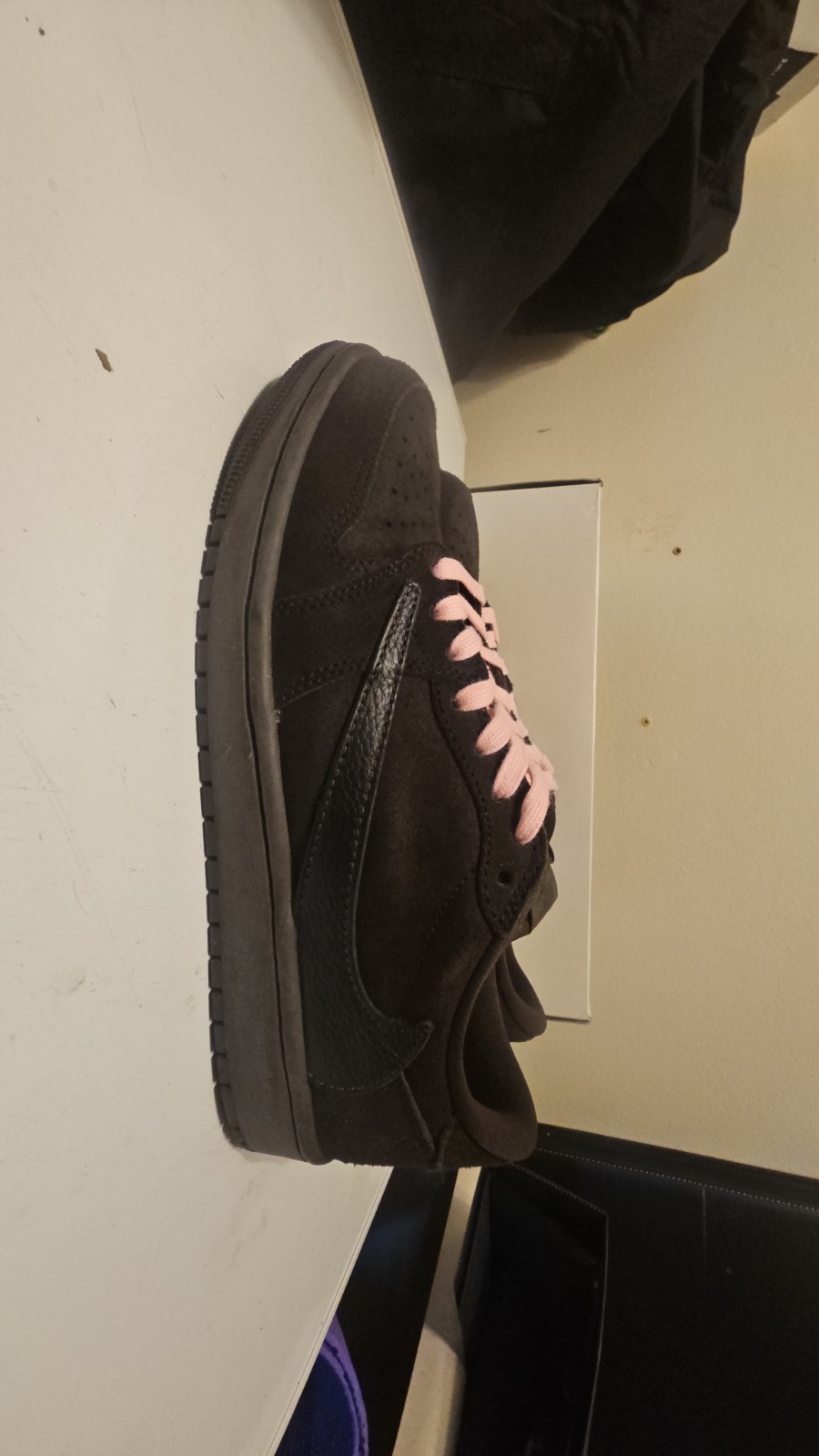 Nike Air Jordan 1 Low Top Leather Lace-Up Sneakers Black/Pink 553558-062