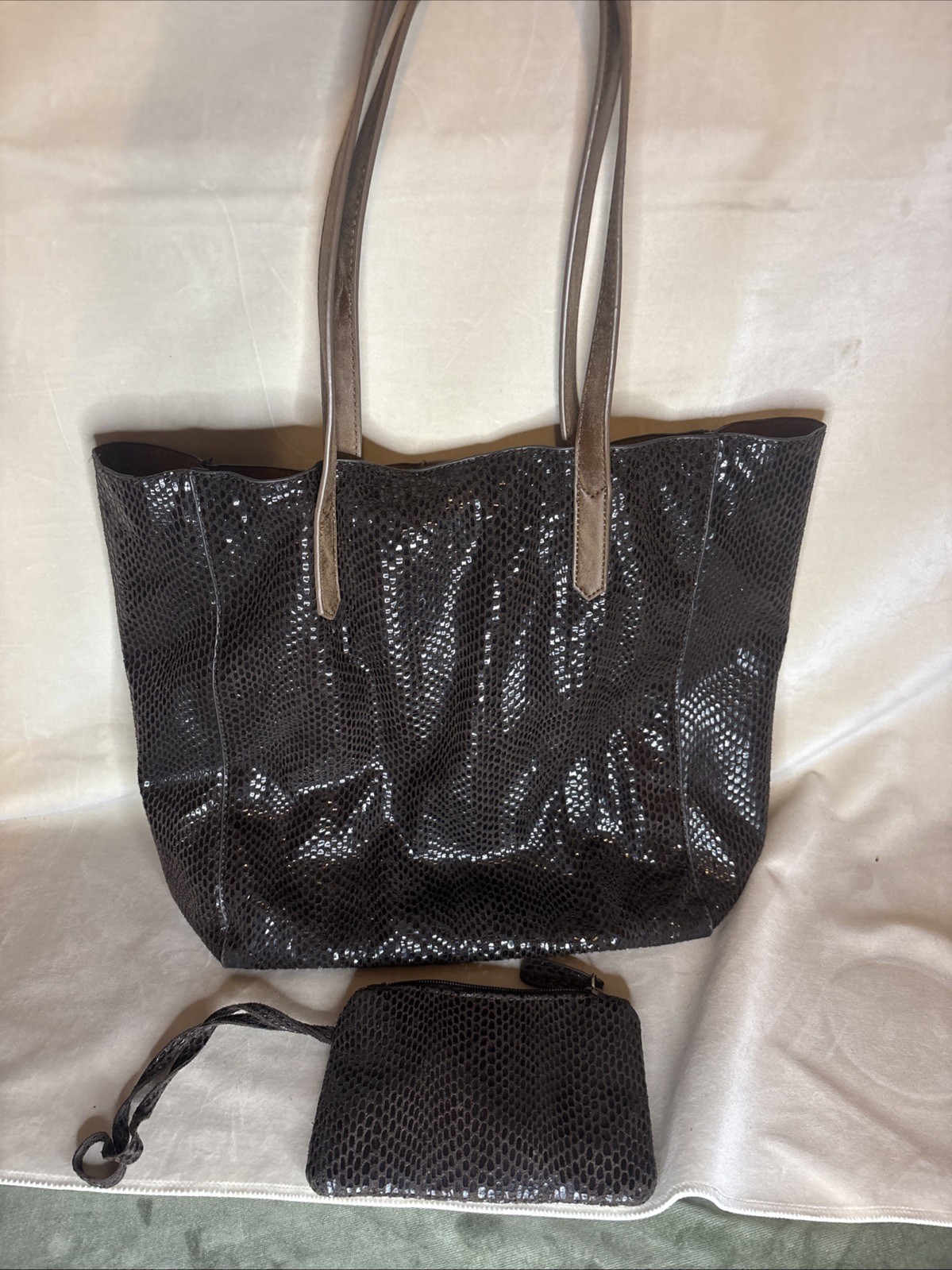 Joy Susan 100% Vegan Leather Tote Bag Purse Faux Snakeskin W/ Wristle Set Brown