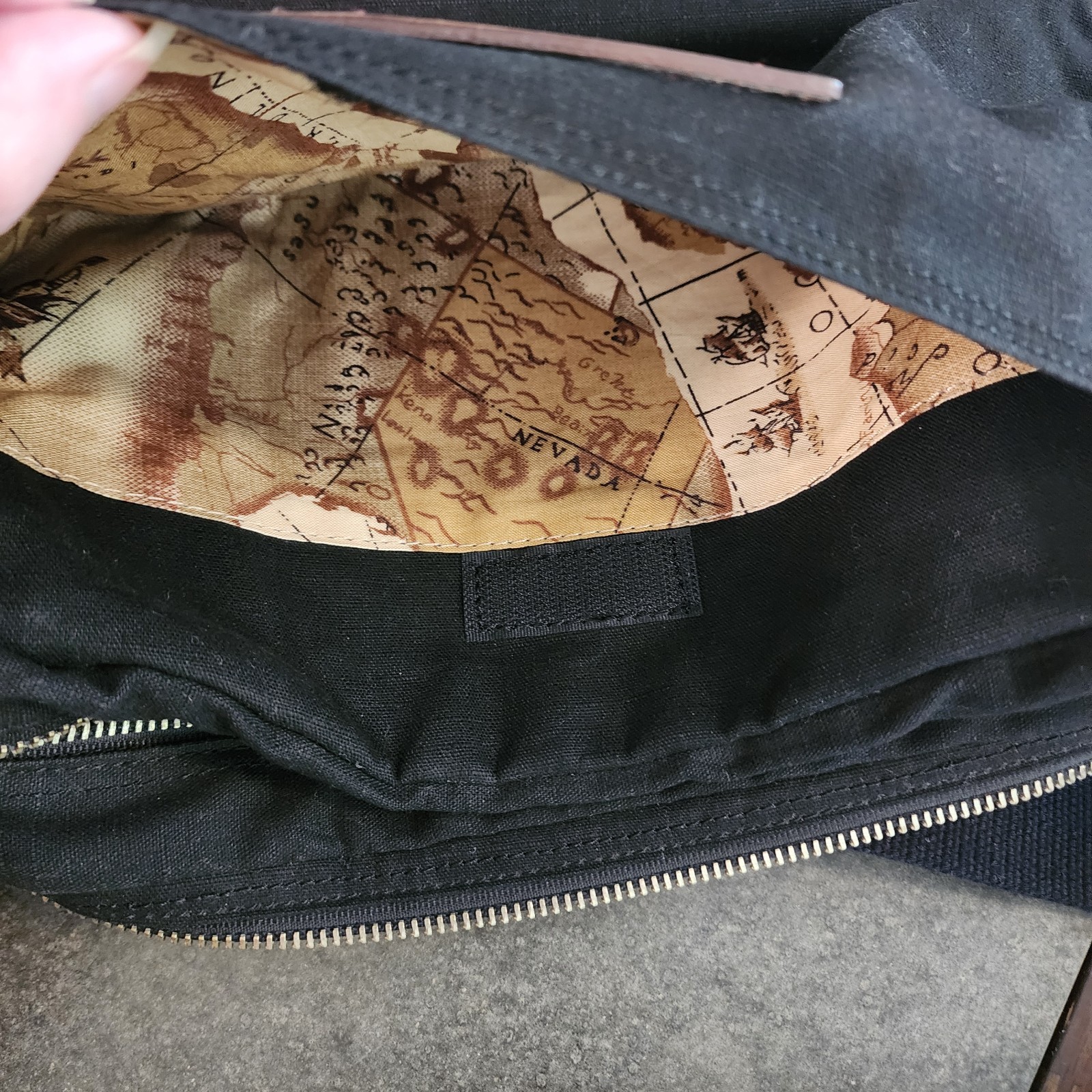 Fossil Voyages Black Crossbody Or Shoulder Purse. Pockets Inside.