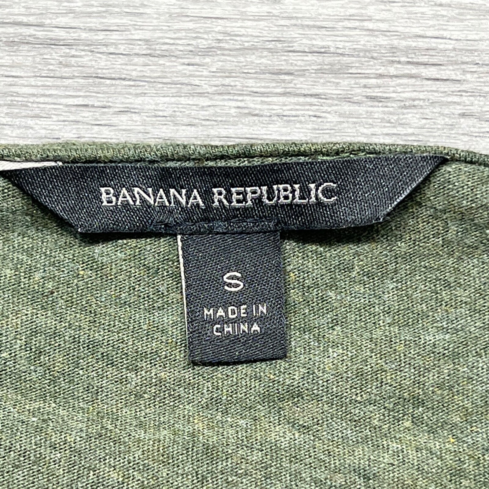 BANANA REPUBLIC Women’s Green Long Sleeve Shirt Size Small Reguar