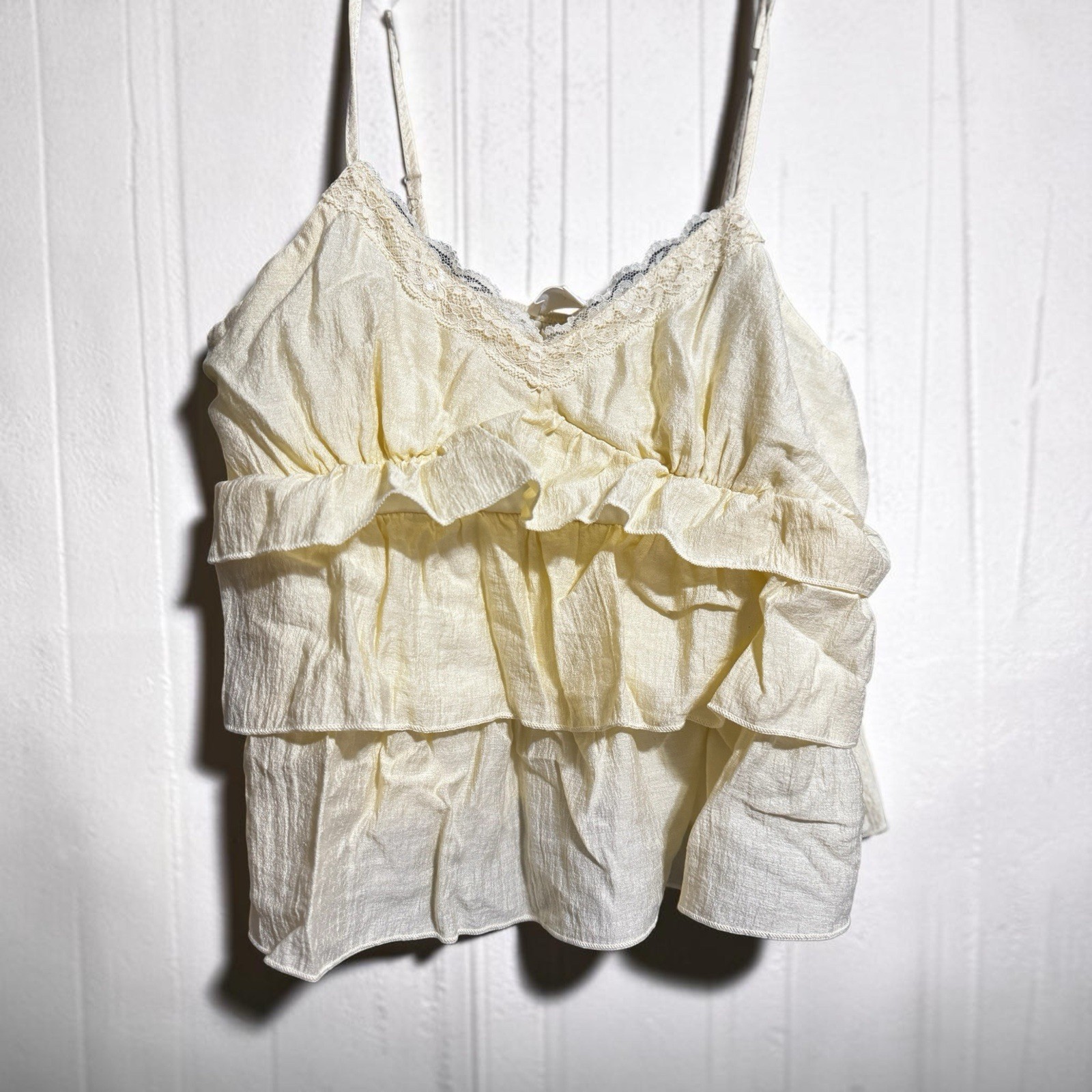 la Pêche Ivory Solid Lace Trim Ruffle Camisole Tank Top Adjustable Strap M
