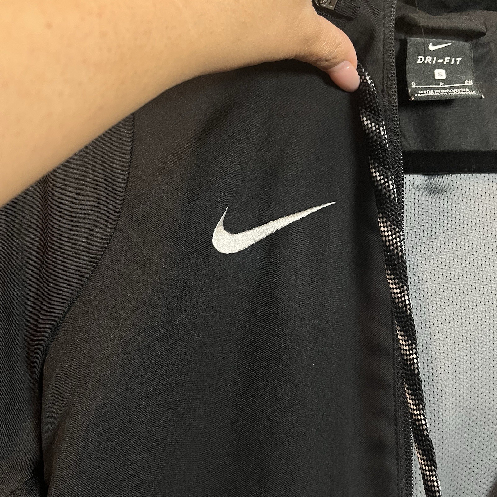 Nike Dri-FIT Hooded Jacket Men’s S Black Full Zip Running 897173-010