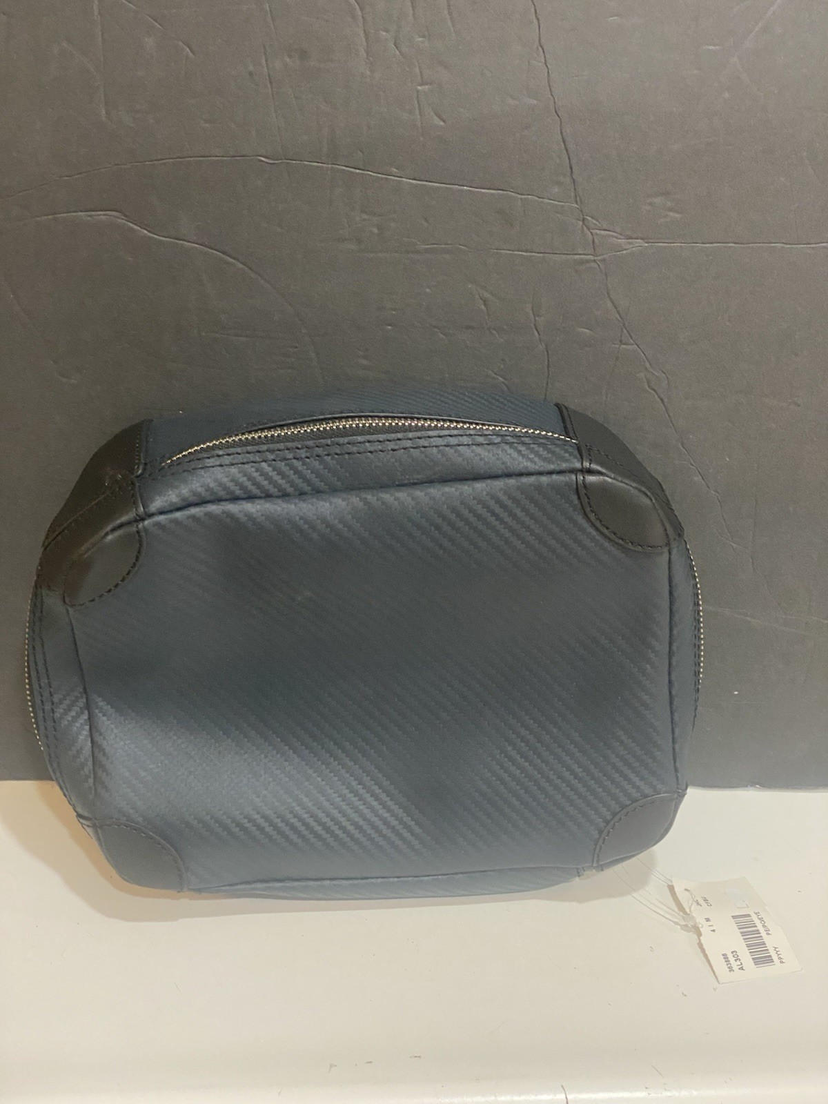 Luxury Carbon Fiber Look J. Holland & Co. AL303 Dopp Kit / Toiletry Bag