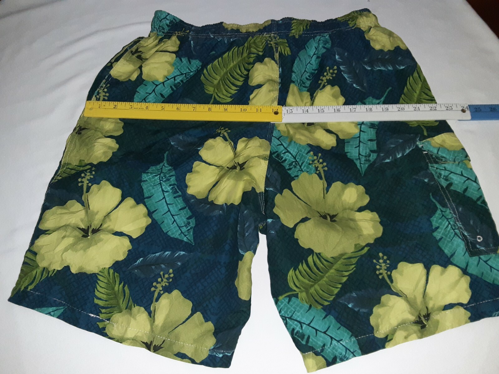 RS SURF APPAREL SWIM TRUNKS LNWOT Men’s Size LARGE (SEE MEASUREMENTS)