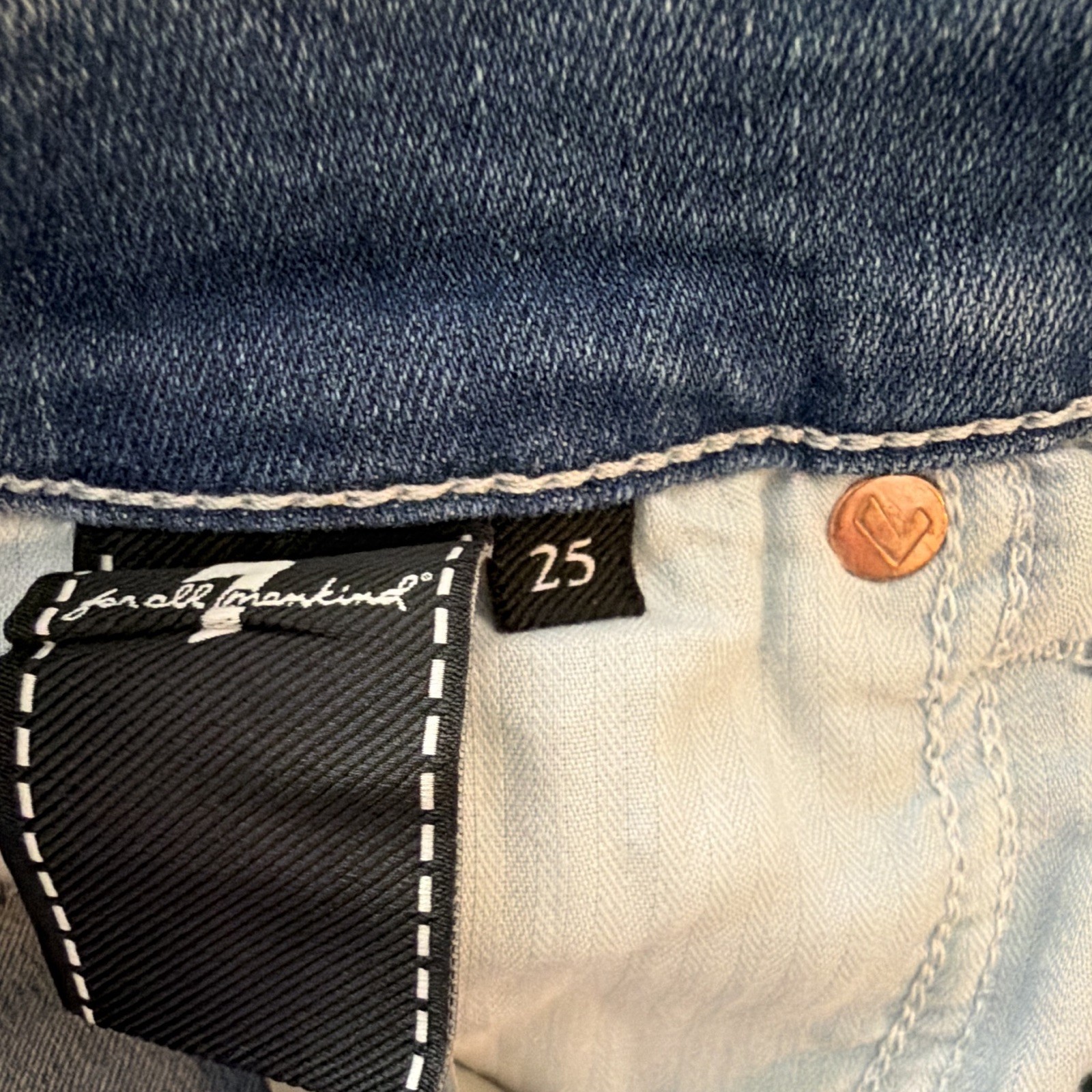 7 for All Mankind Dojo Jeans Size 25