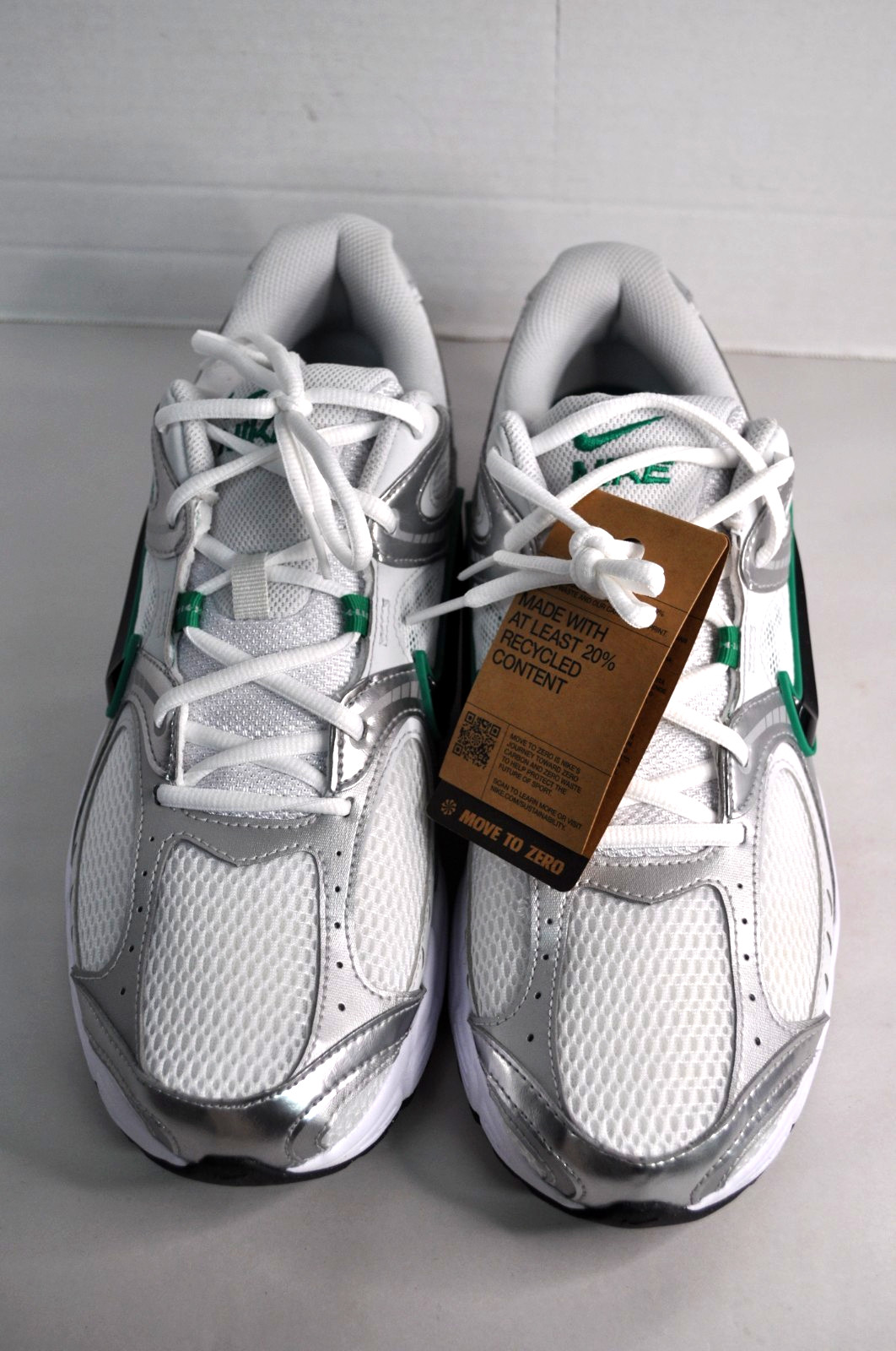 Nike V5 RNR White Malachite Green HJ5228-100 Men’s Size 13 New NWT