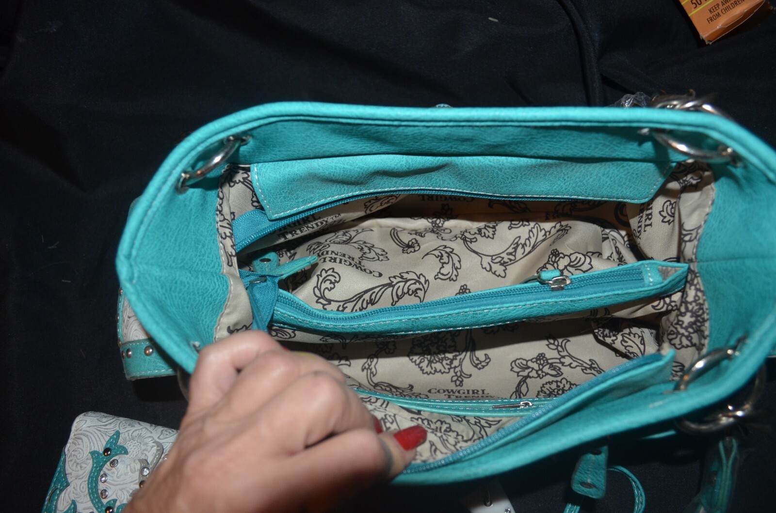 Cowgirl Trendy Purse & Wallet Gun Conceal Purse New Turquoise and White