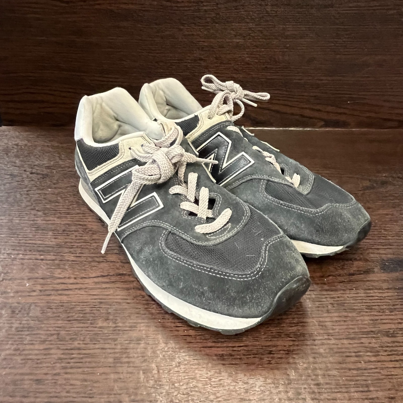 New Balance 574 Unisex Sneakers Size M13 W 14.5 Grey Suede Running Shoe ML574EVB