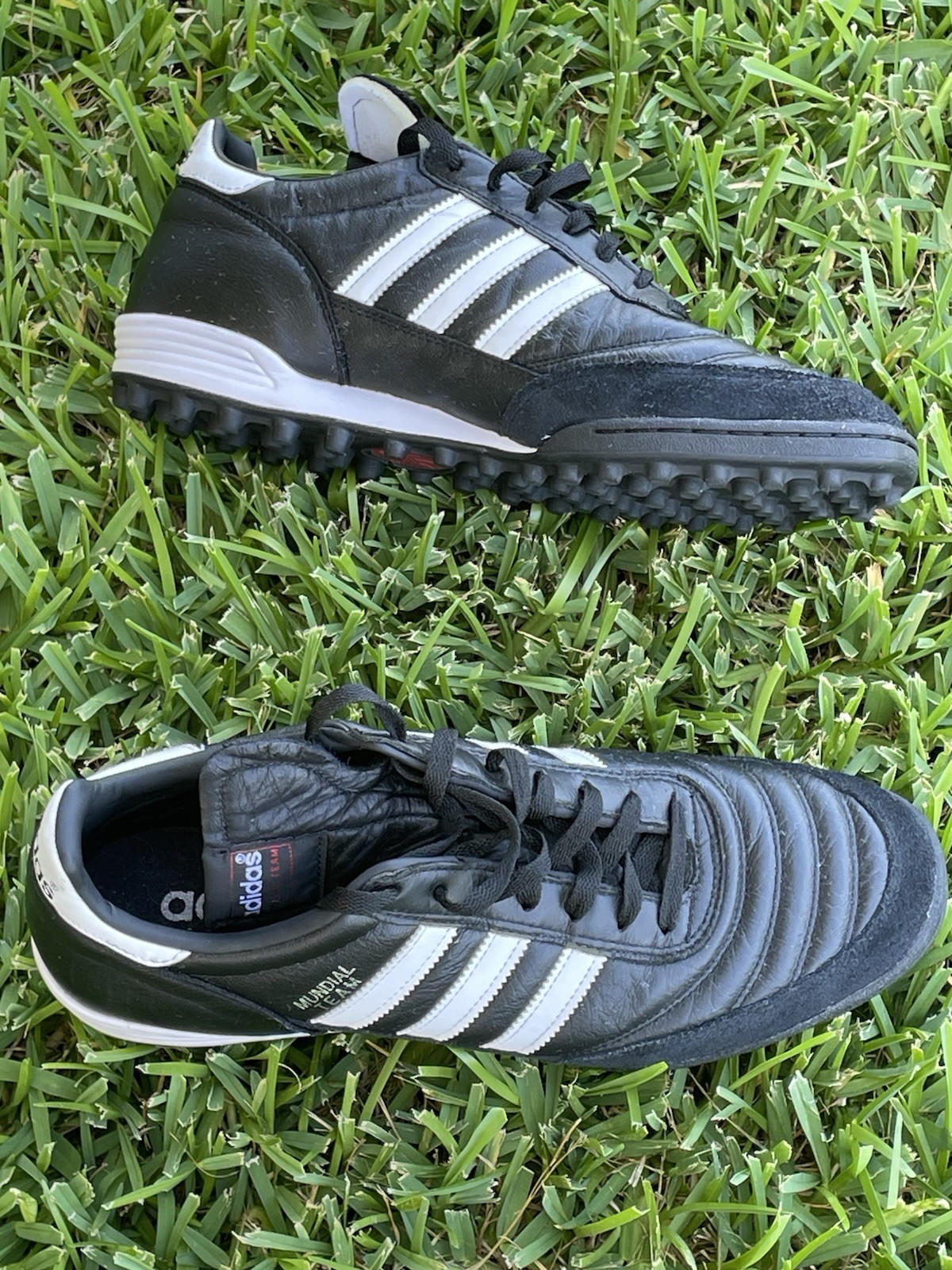 adidas Mundial Team Men’s Soccer Turf Shoes Leather Lace-Up Black/White