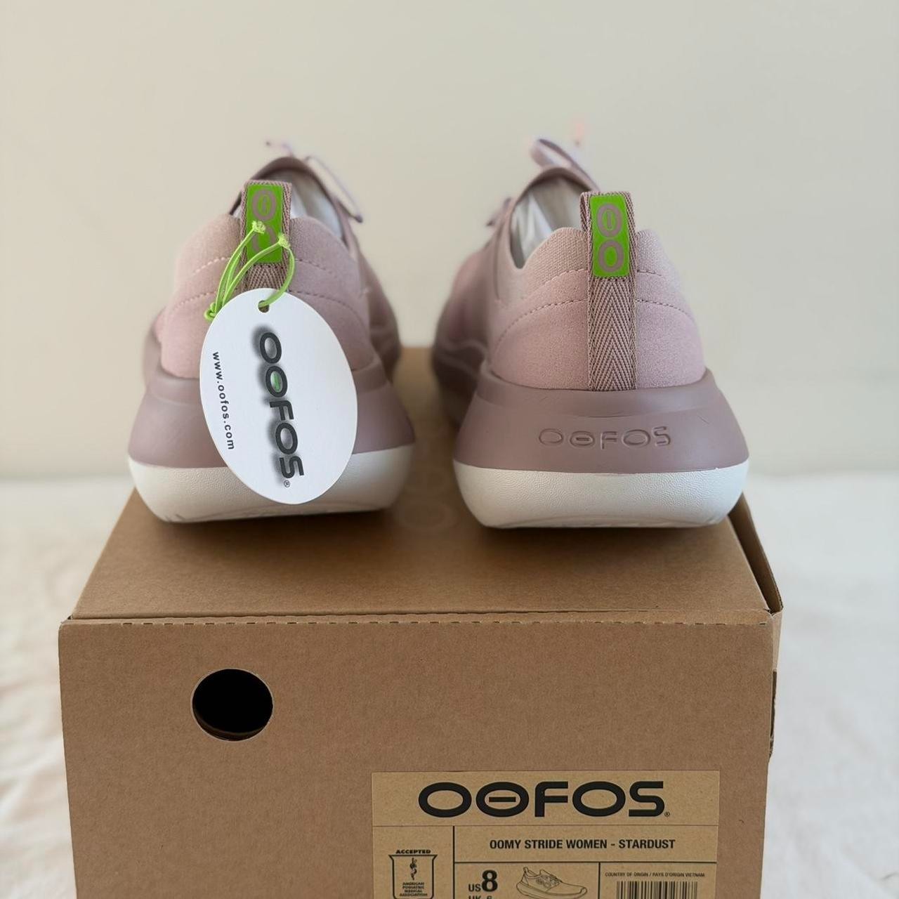 Oofos Women’s OOmy Stride Lace Up Shoe in White and Stardust, Size 8