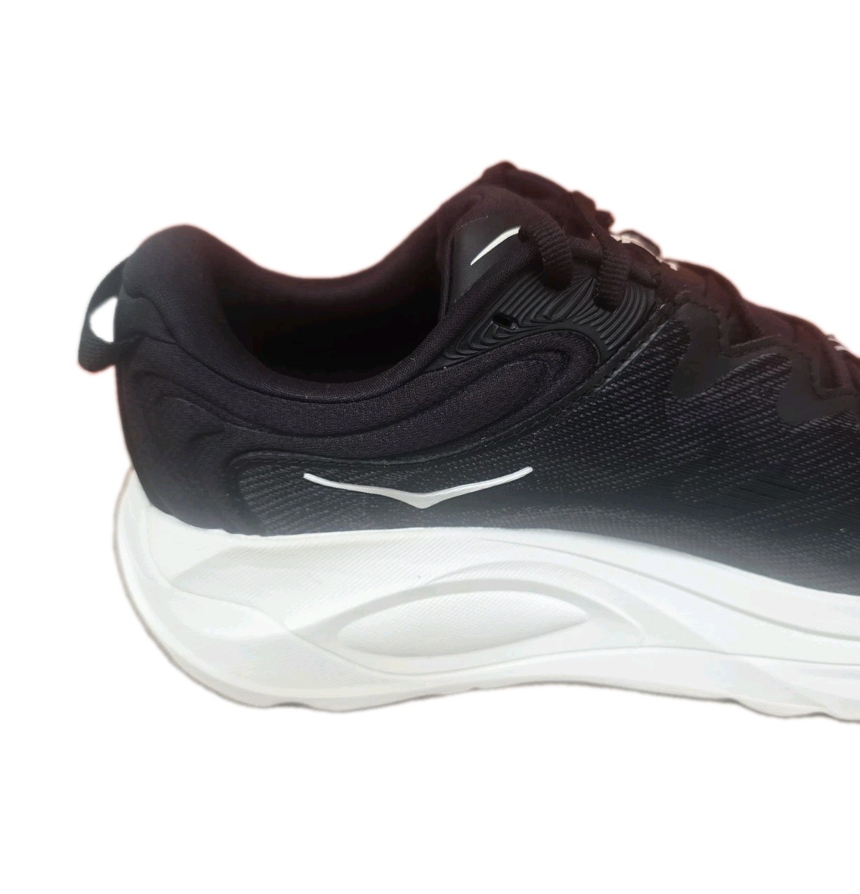 HOKA Gaviota 6 Men’s Running Sneaker Black/White Lace-Up Low Top Size 9D