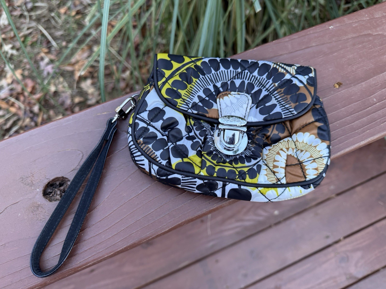 Vera Bradley ~Clutch Purse Bag Wristlet Handle Cocoa Moss~Zip push lock EUC