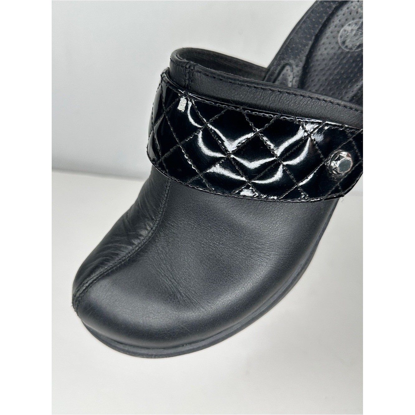 Crocs Cobbler Black Leather Quilted Patent Strap Clog Mules Y2K Sz 9