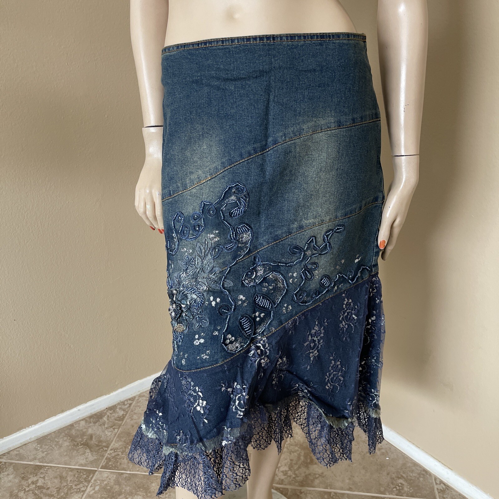 Women’s Blue Denim Cotton Casual Boho Bead Embroidery Size XL(10-12) Skirt 3339