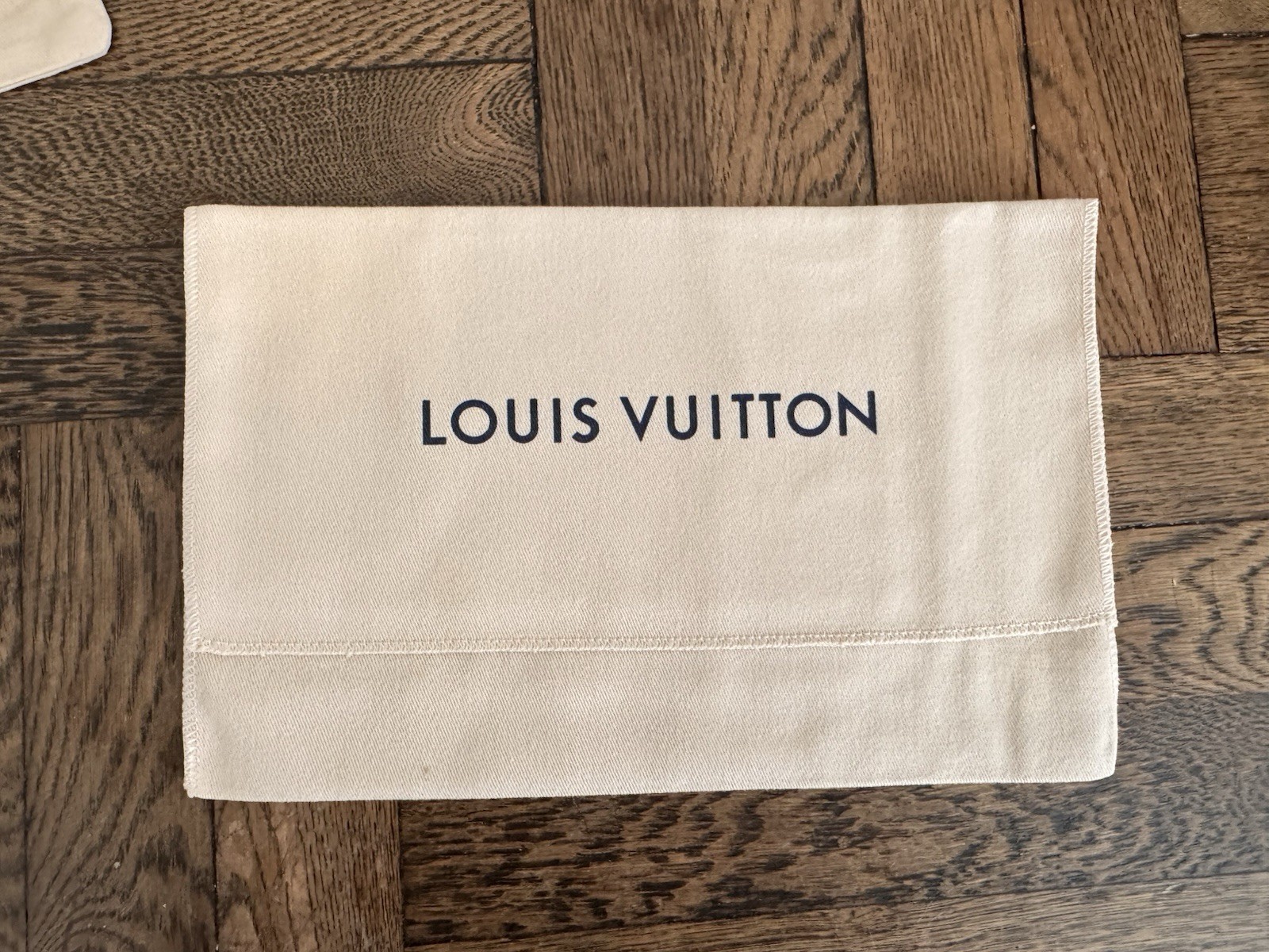 Authentic Louis Vuitton Dust Bag Envelope Flap Style 12×7.5” Medium 1Pc.(D21310)