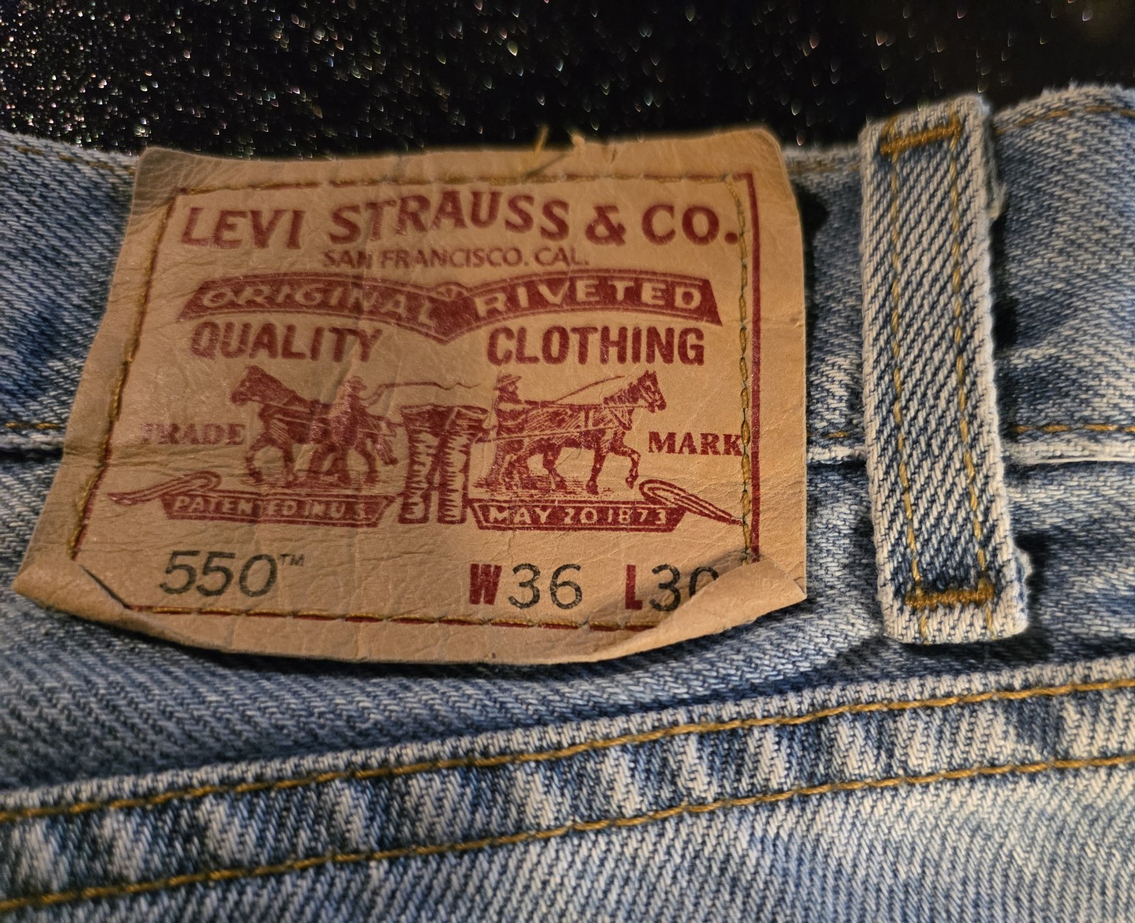 Levi’s Relaxed Straight Blue Denim Jeans Mid Rise 5-Pocket Logo Light Wash