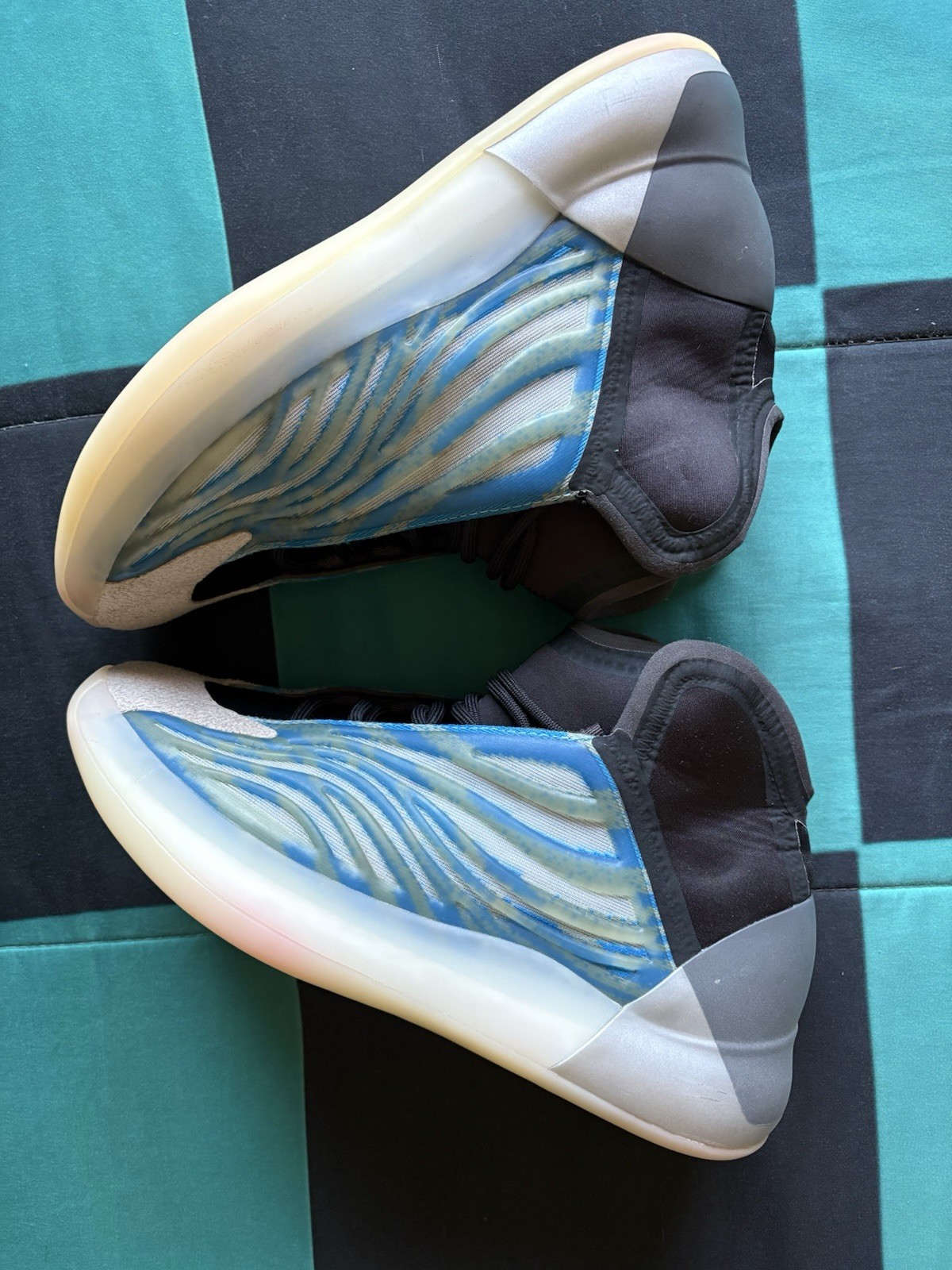 Men’s Adidas Yeezy Quantum ‘Frozen Blue’ Size 8