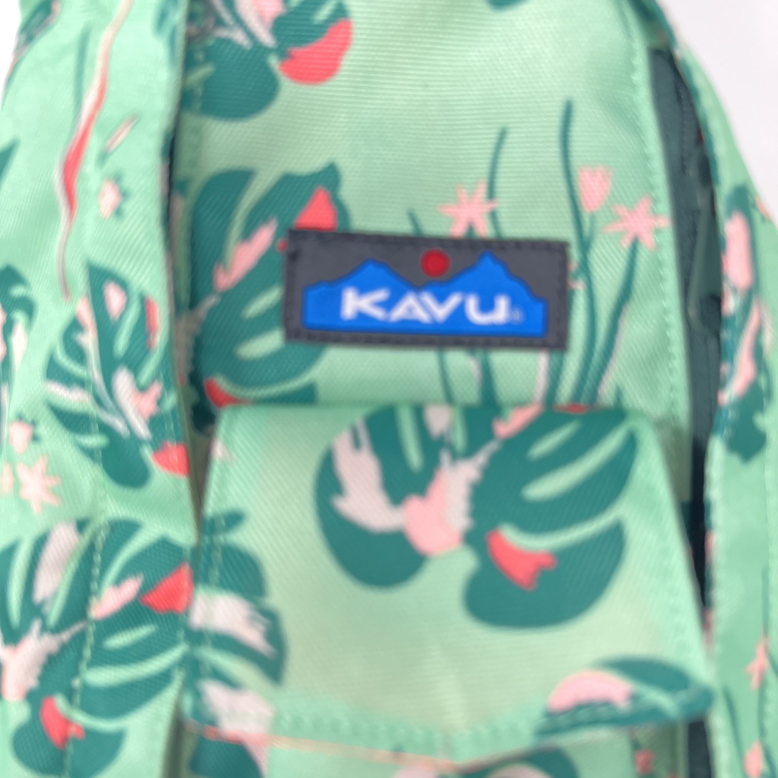KAVU Tropical Jungle Leaf Rope Sling Backpack Canvas Bag Outdoor Beach Travel