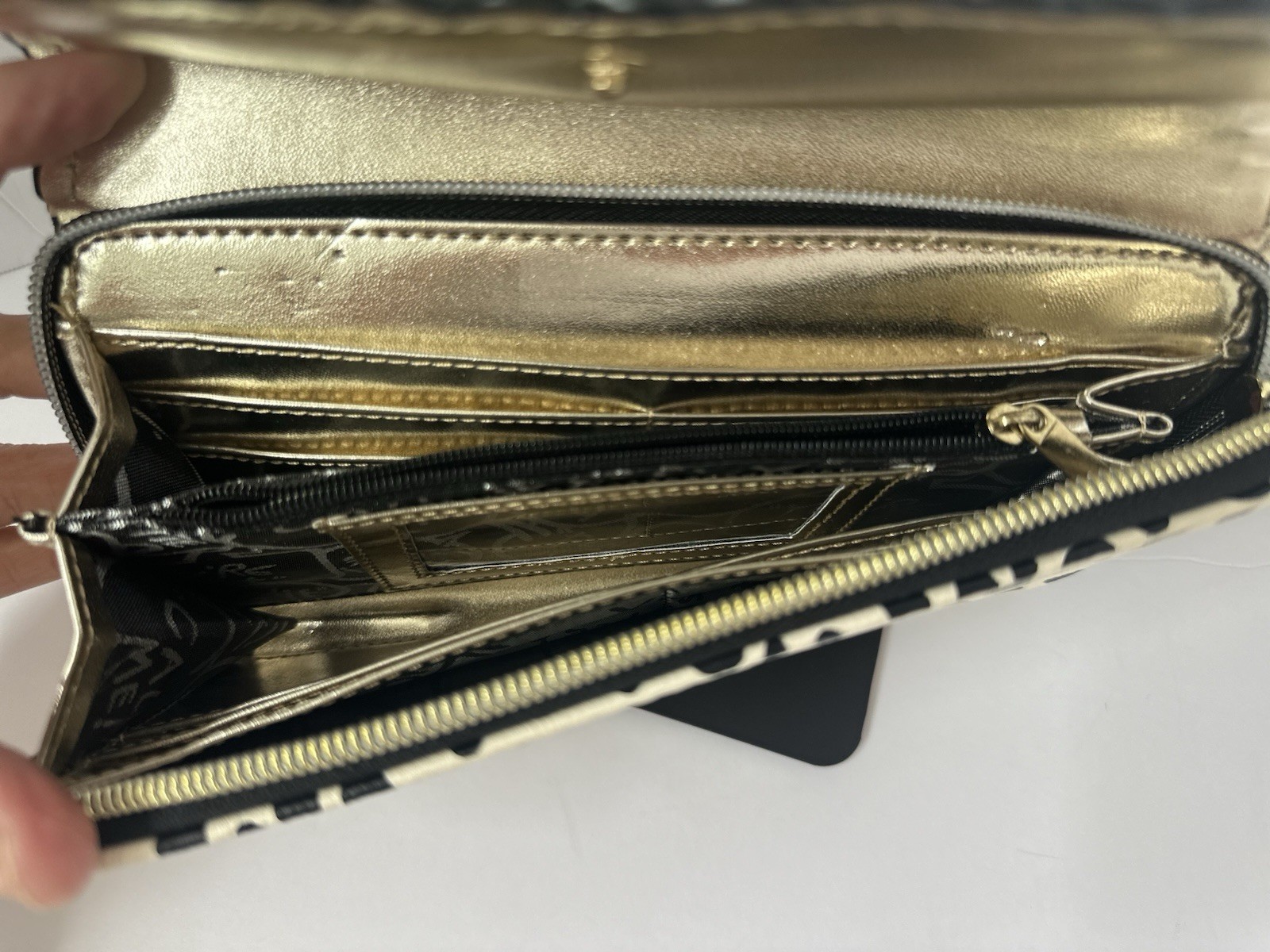 Betsey Johnson Wristlet Clutch Y2K Black/Cream Polka Dot Retro Bow Whimsy EUC
