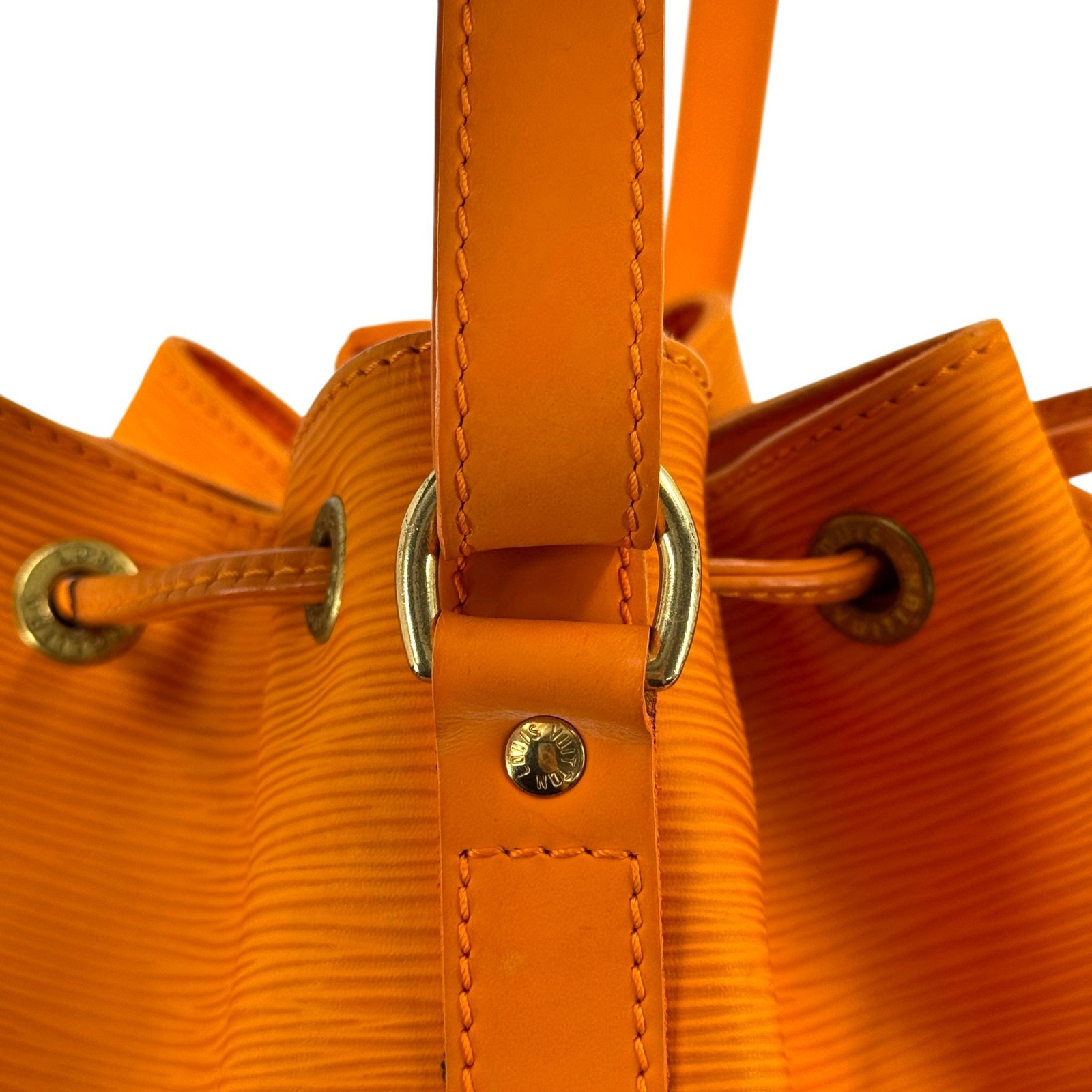 LOUIS VUITTON Petit Noe Mandarin Epi Orange Leather Drawstring Shoulder Bag
