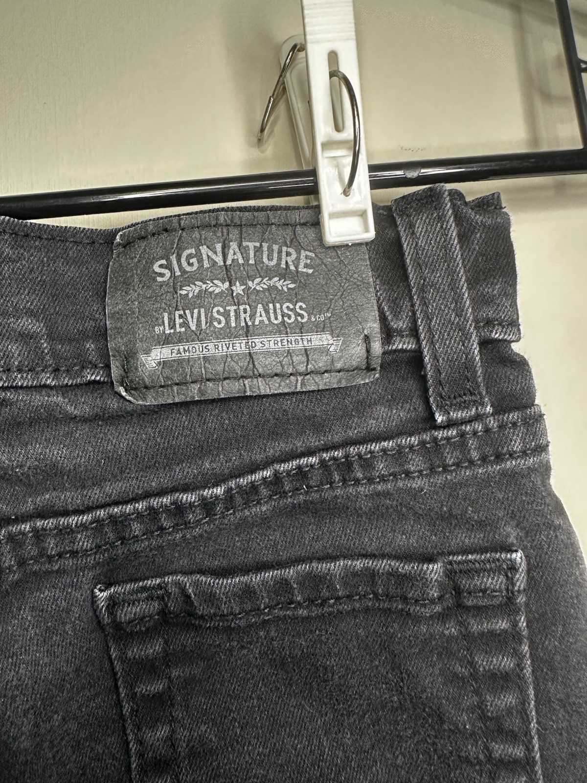 Signature by Levi Strauss & Co. S26 Kid’s Skinny Black Dark Wash Jeans Size 7