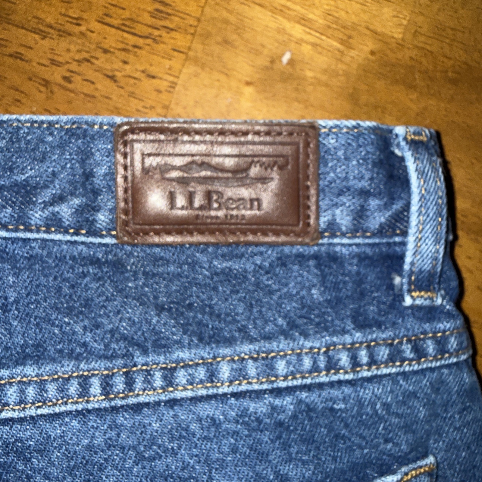 LL Bean Classic Fit Light Wash Blue Denim Jeans Mens 33×30 Straight Leg