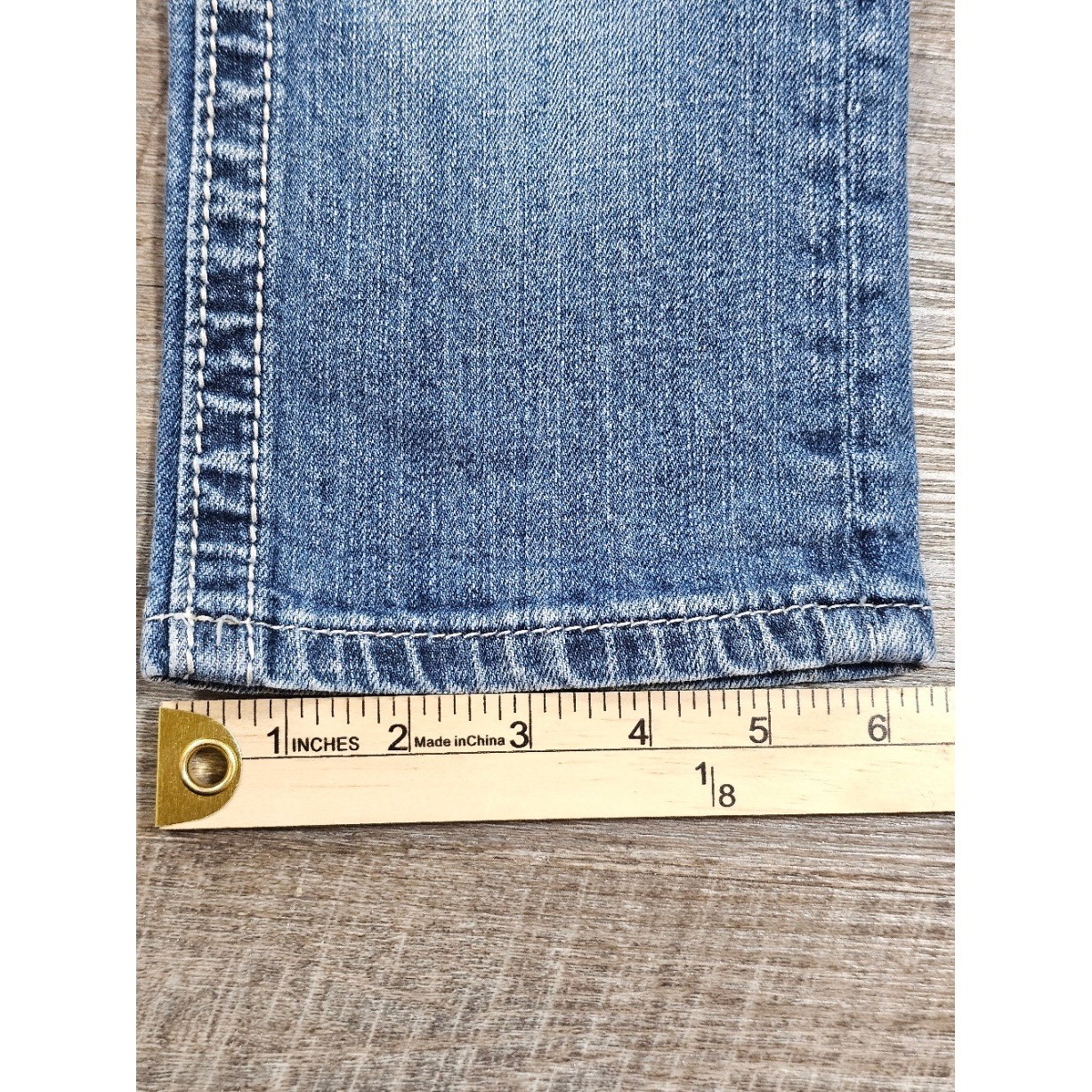Miss Me Signature Cuffed Capri Jeans Fleur De Lis Embellished Medium Wash 26
