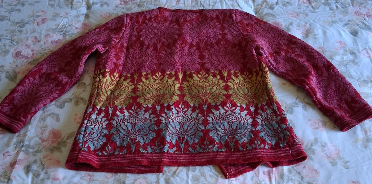 Vintage Oleana Norwegian 100% Wool Size M Sweater-Decorative Tree Design