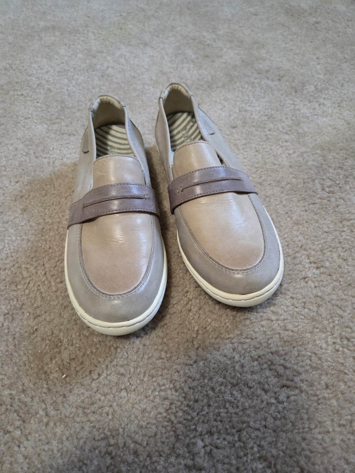 Taos Women’s Leather Slip-On Flat Round Toe Logo Rubber Sole Beige 8