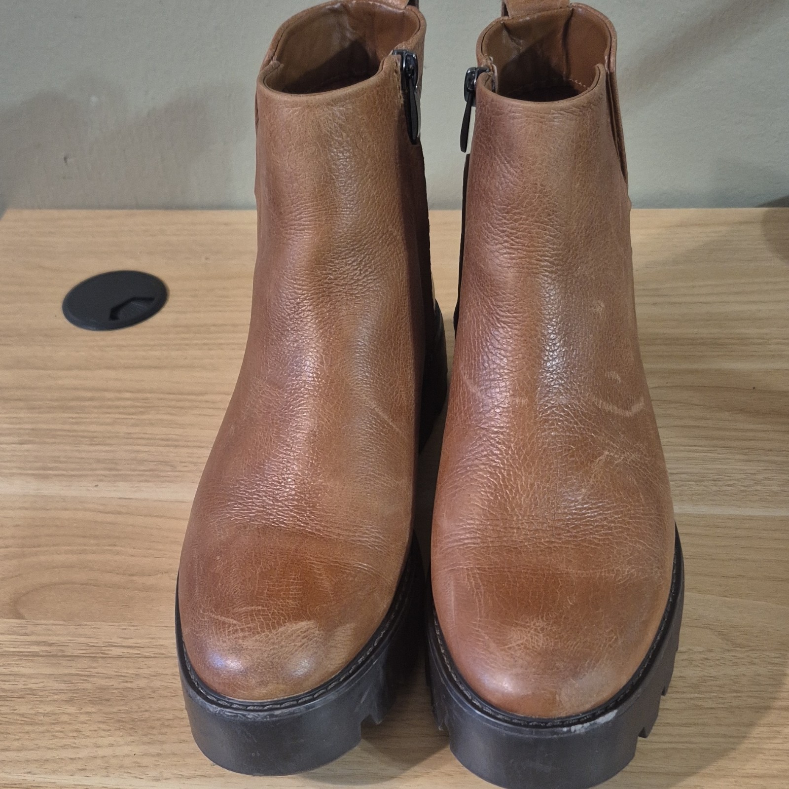 Franco Sarto Billie Women’s Brown Leather Ankle Bootie Lug Sole Zip 9.5M