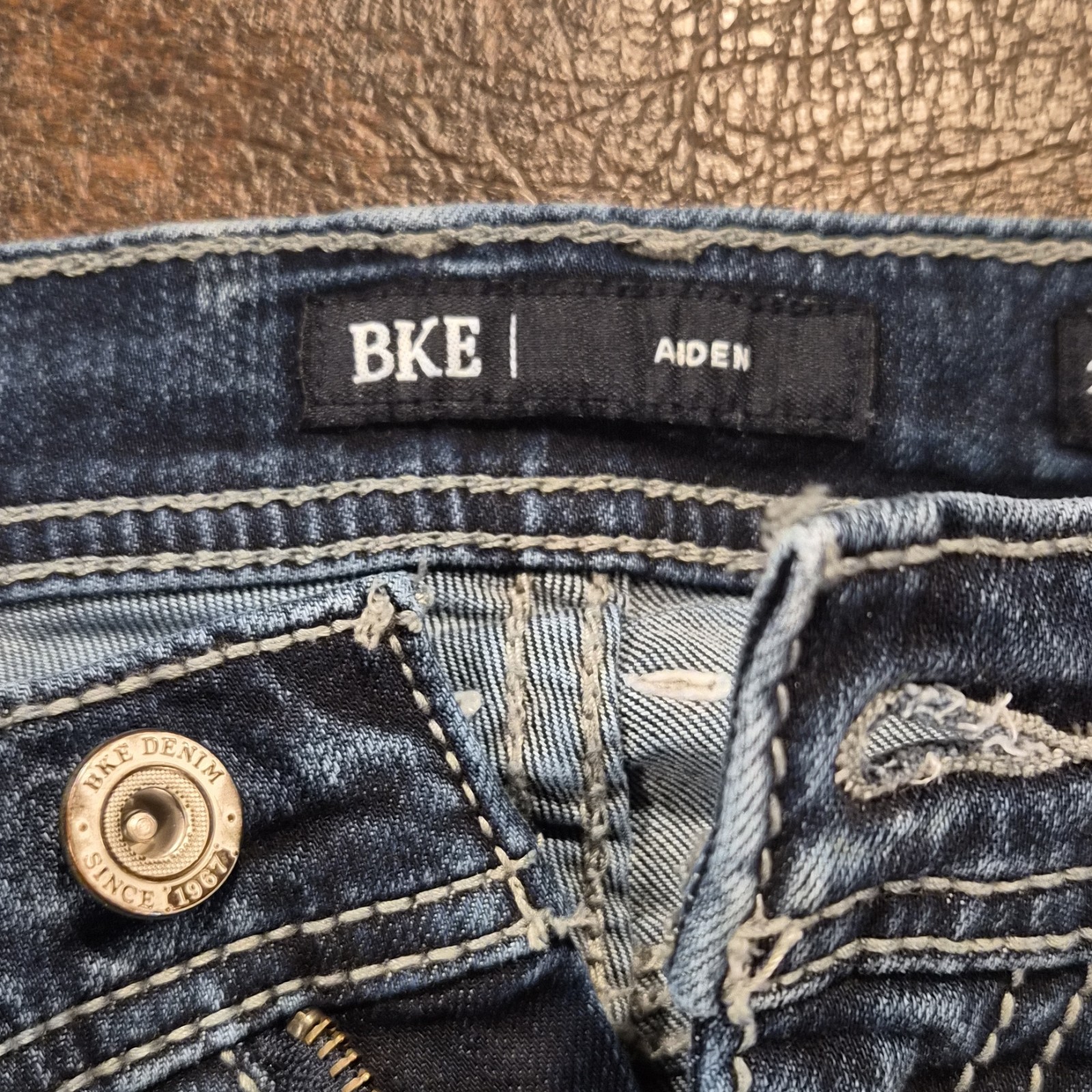 BKE Regular Bootcut Denim Jeans Blue Medium Wash Solid Men BKE Aiden 28X30 B326