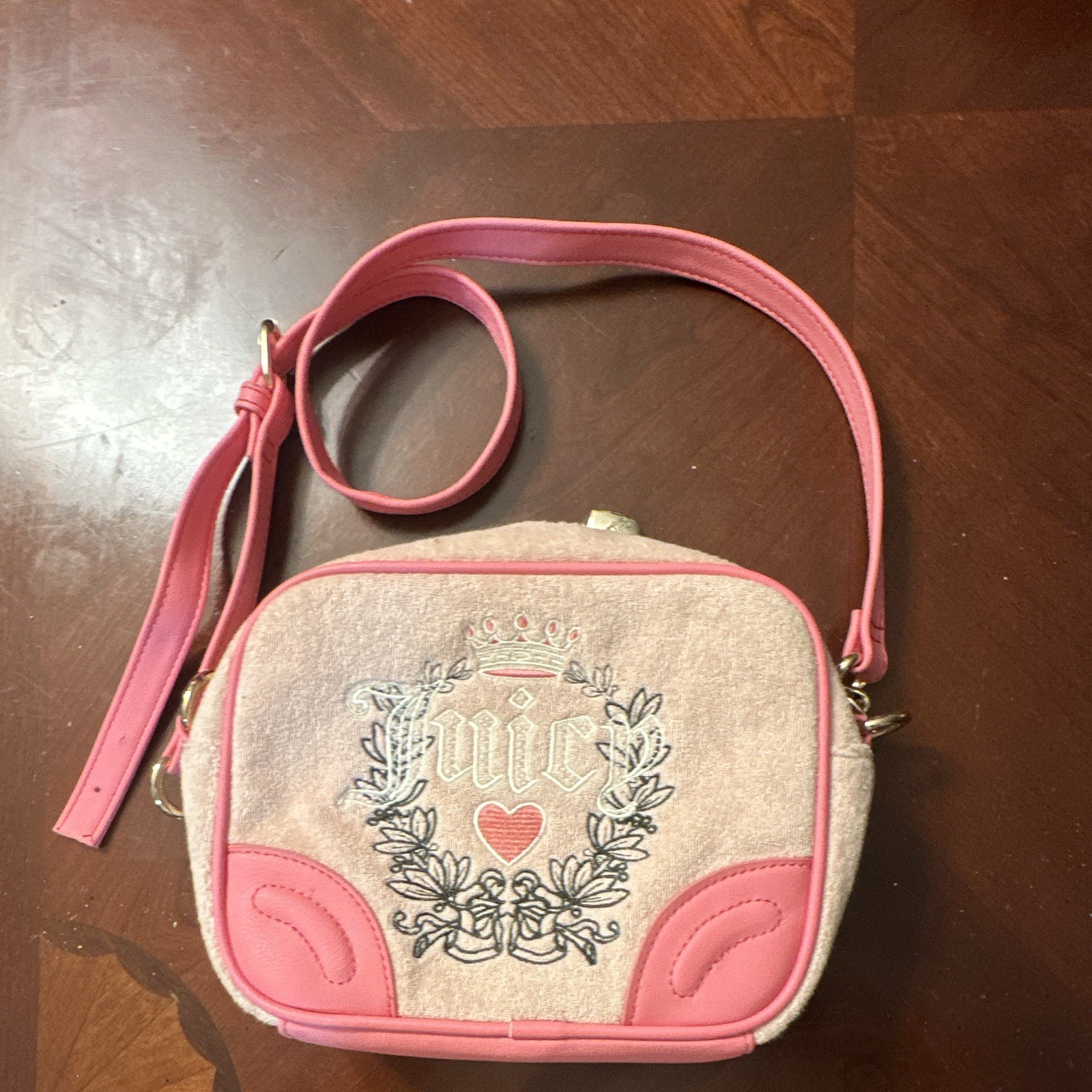Juicy Couture Women’s Small Pink Beige Logo Heart Crossbody Zip Detachable Strap