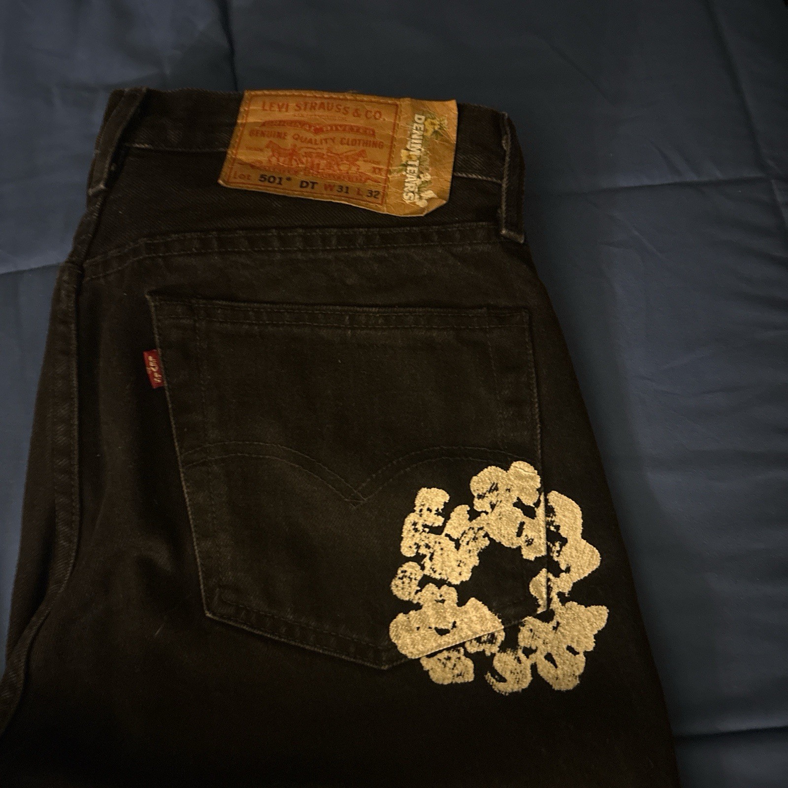 Levi’s Denim Tears Cotton Wreath Jeans Size 31×32 Light Wash DT501-002-30