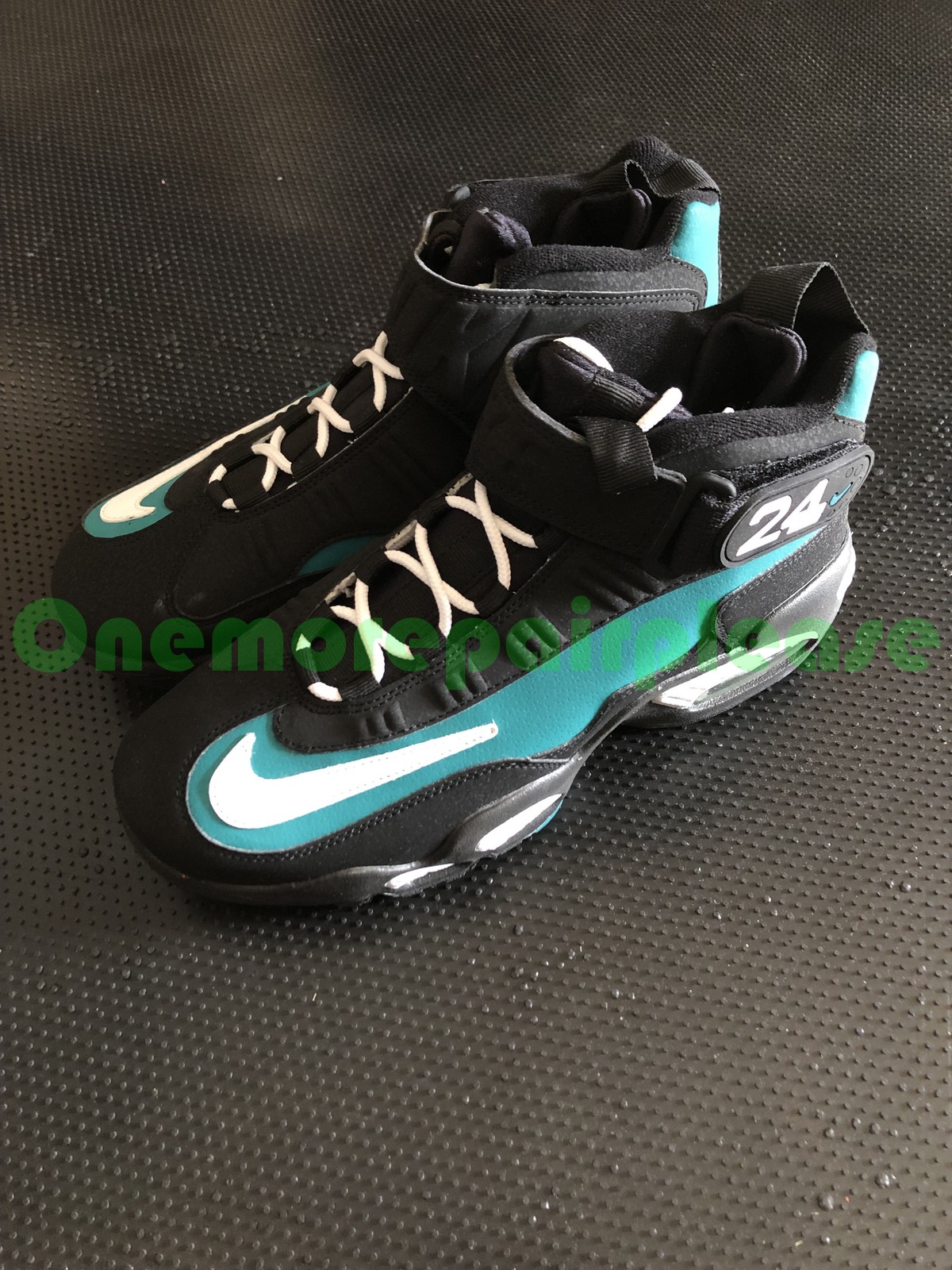 Nike Air Griffey Max 1 354912-005 Black White-Fresh Water-Varsity Red Size 7.5