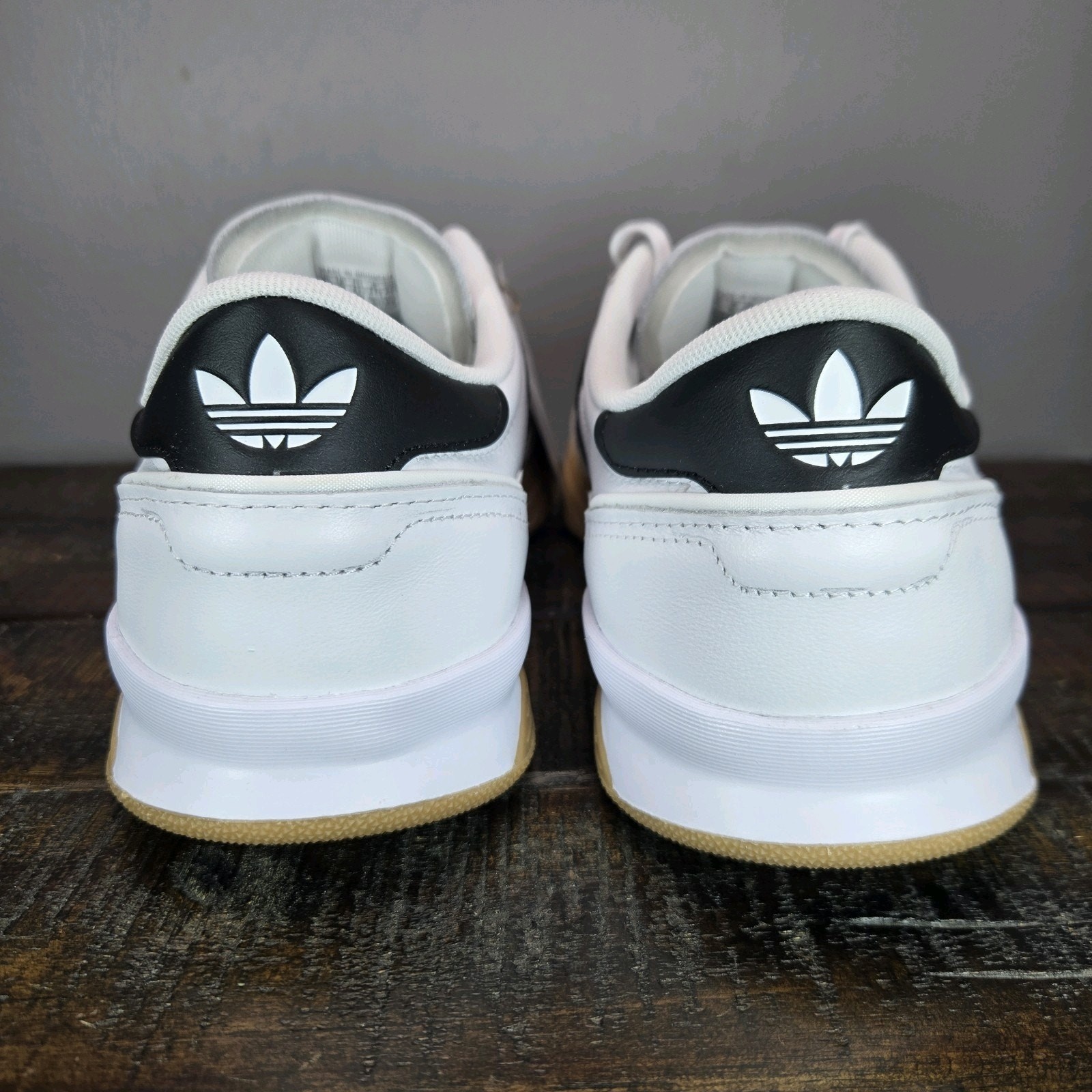 Adidas Predator Mundial Mens Size 10 Sneakers Shoes White Black Gum JH9493