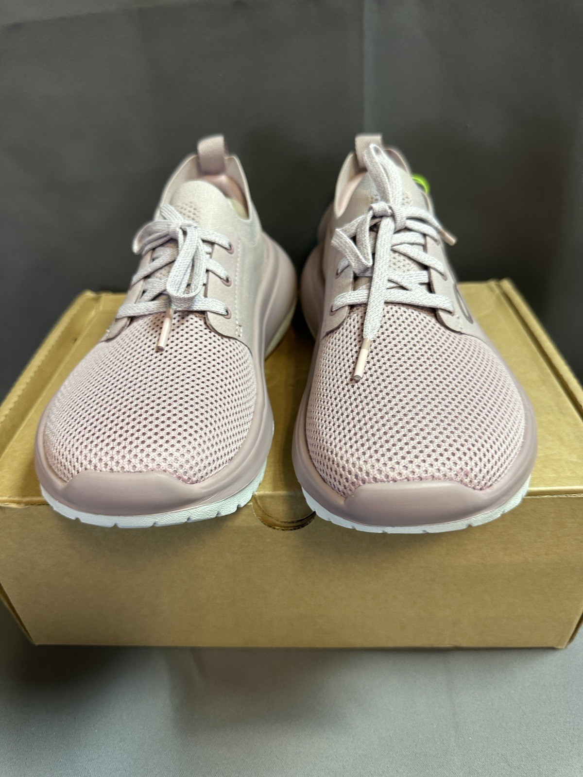 New OOFOS Women’s OOmy Stride in Stardust / White – Recovery Sneakers – Size 7
